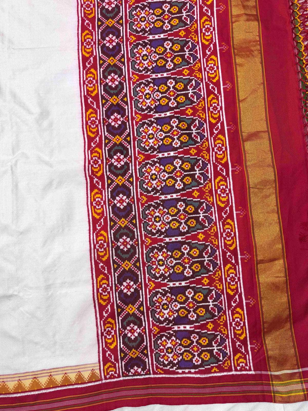 Red & White Plain Double Ikat Patan Patola Saree