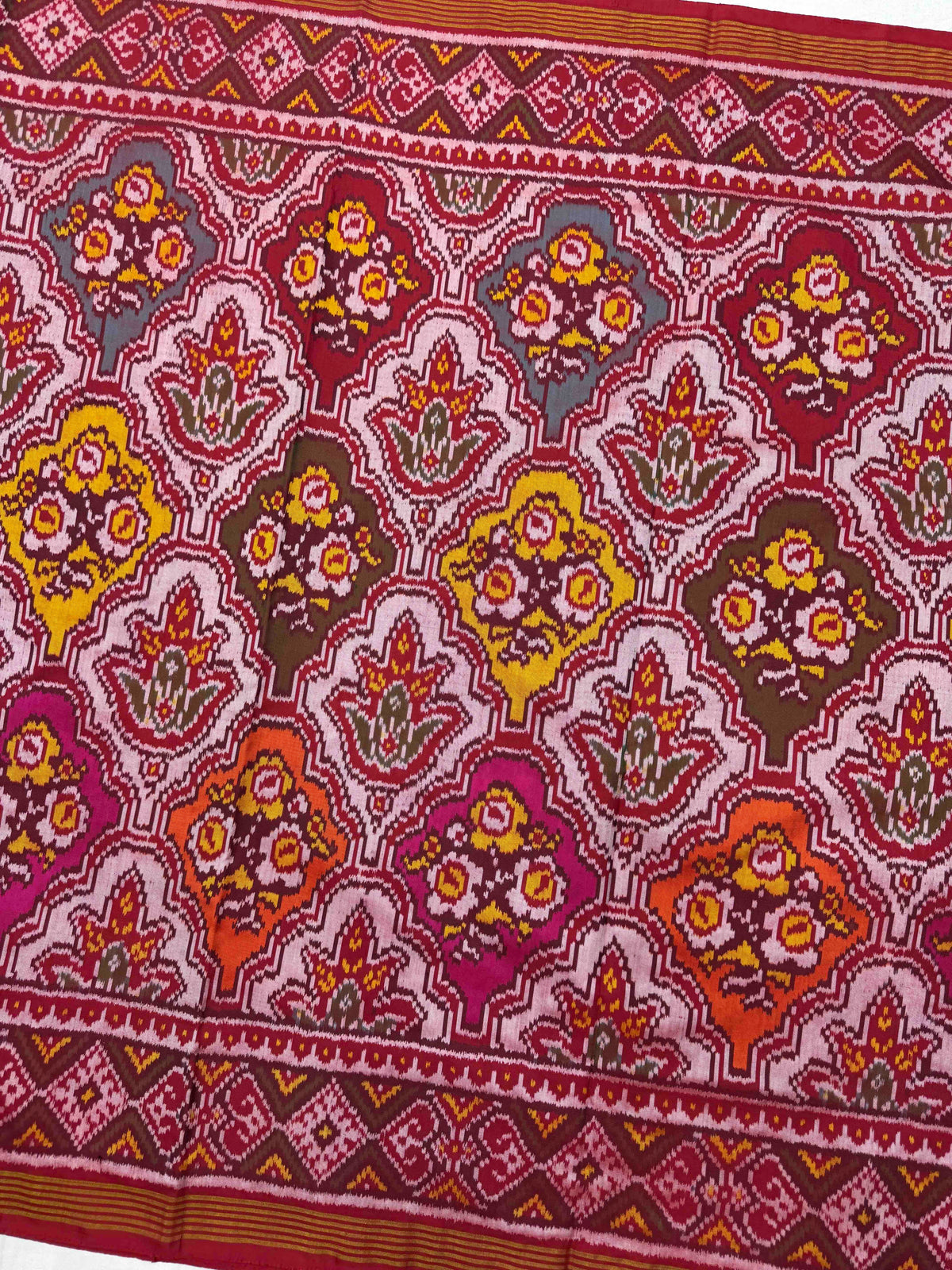 Maroon & Multicolour Fancy Flower Single Ikat Patan Patola Saree