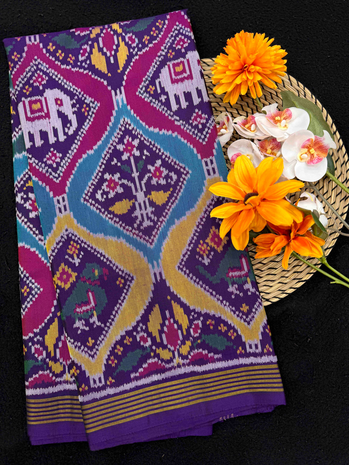 Purple & Multicolour Narikunj Matka Single Ikat Patan Patola Saree