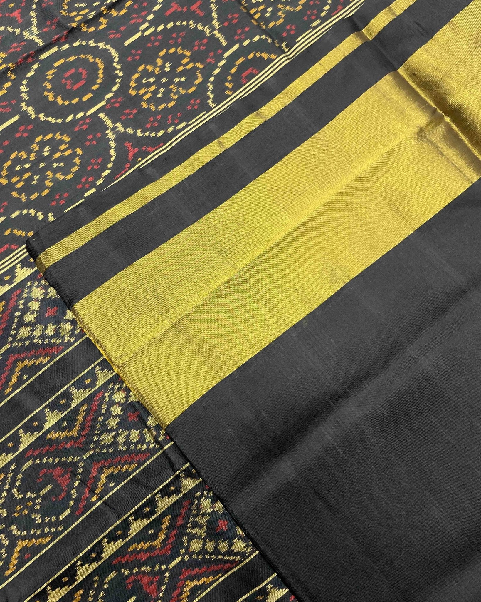 Black Bandhani Circle Designer Patola Saree - SindhoiPatolaArt