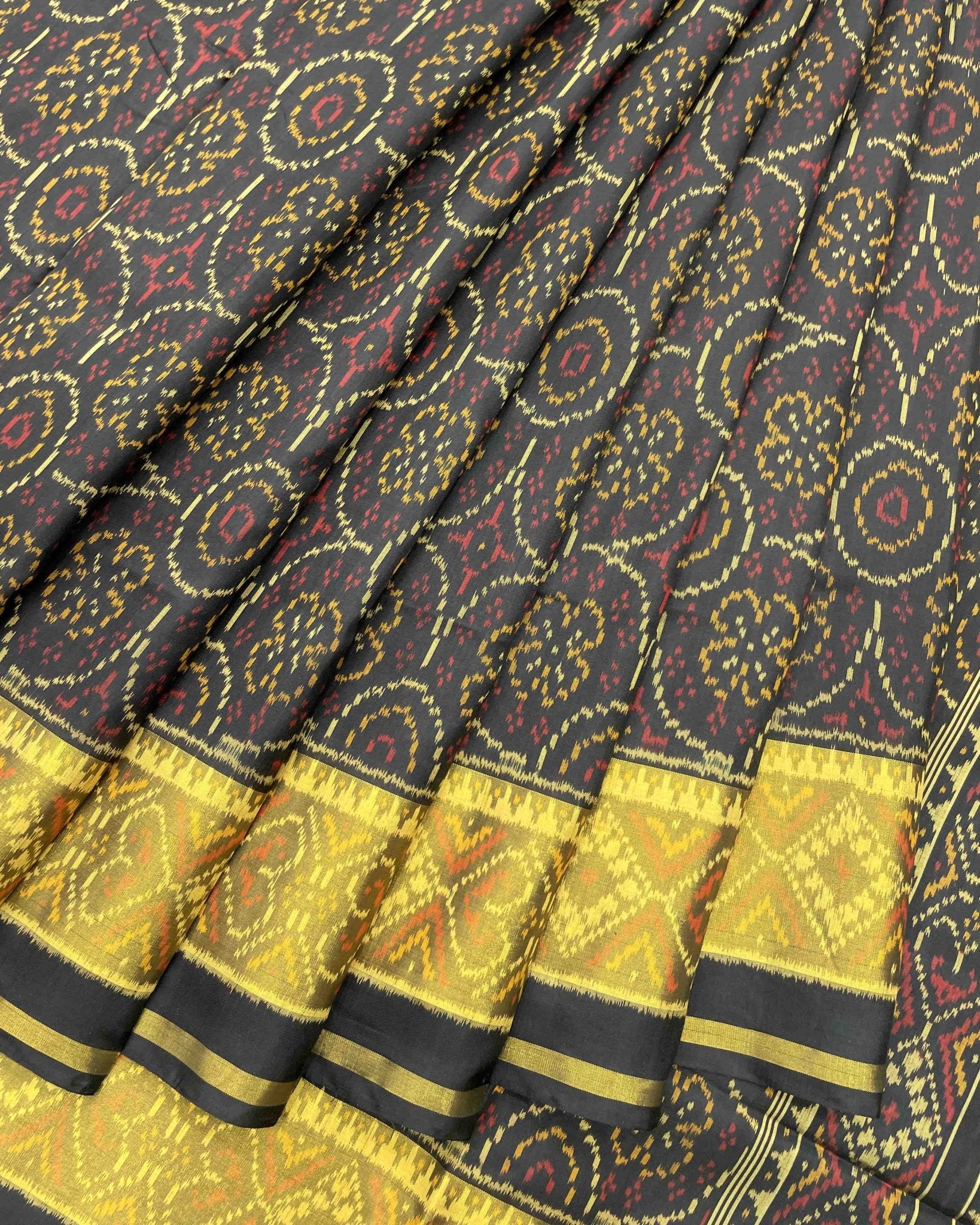 Black Bandhani Circle Designer Patola Saree - SindhoiPatolaArt