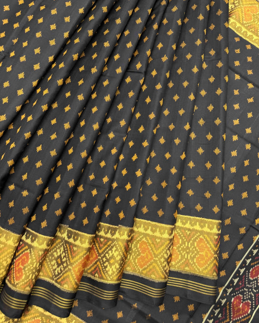 Black Booty Patola Saree - SindhoiPatolaArt