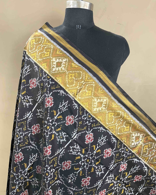 Black Chhabdi Patola Dupatta - SindhoiPatolaArt