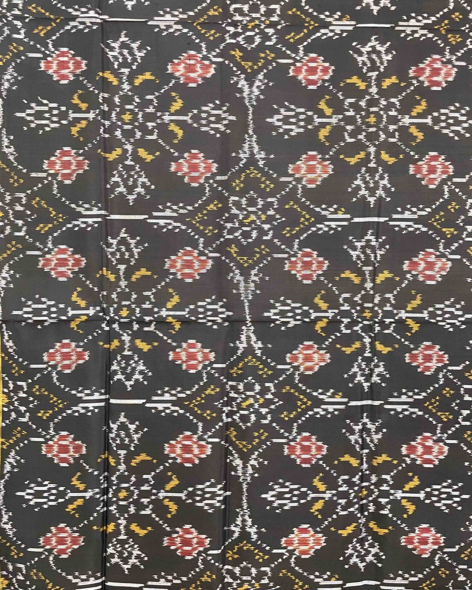 Black Chhabdi Patola Dupatta - SindhoiPatolaArt