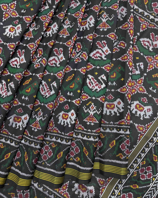 Black Circle Narikunj Semi Double Ikat Patola Saree - SindhoiPatolaArt
