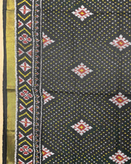Black Doted Panchanda Patola Dupatta - SindhoiPatolaArt