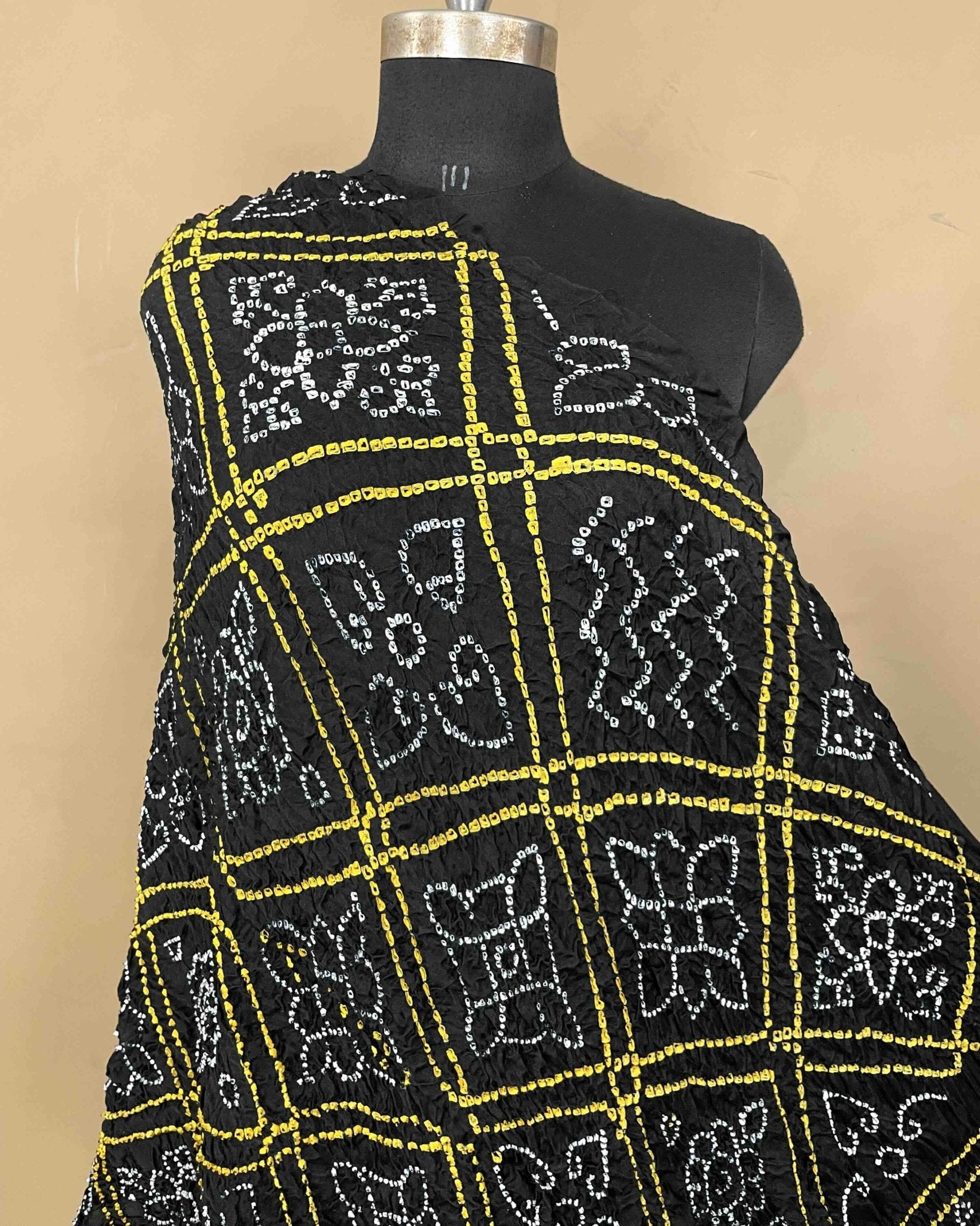 Black Gajji Bandhani Dupatta - SindhoiPatolaArt
