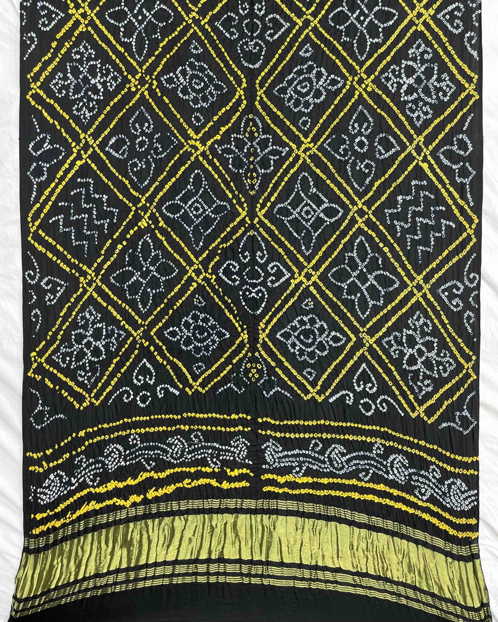 Black Gajji Bandhani Dupatta - SindhoiPatolaArt