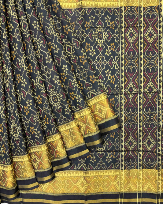 Black Manekchowk Navratan Patola Saree - SindhoiPatolaArt