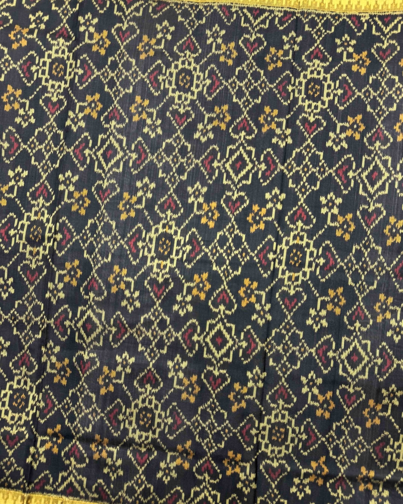 Black Manekchowk Navratan Patola Saree - SindhoiPatolaArt