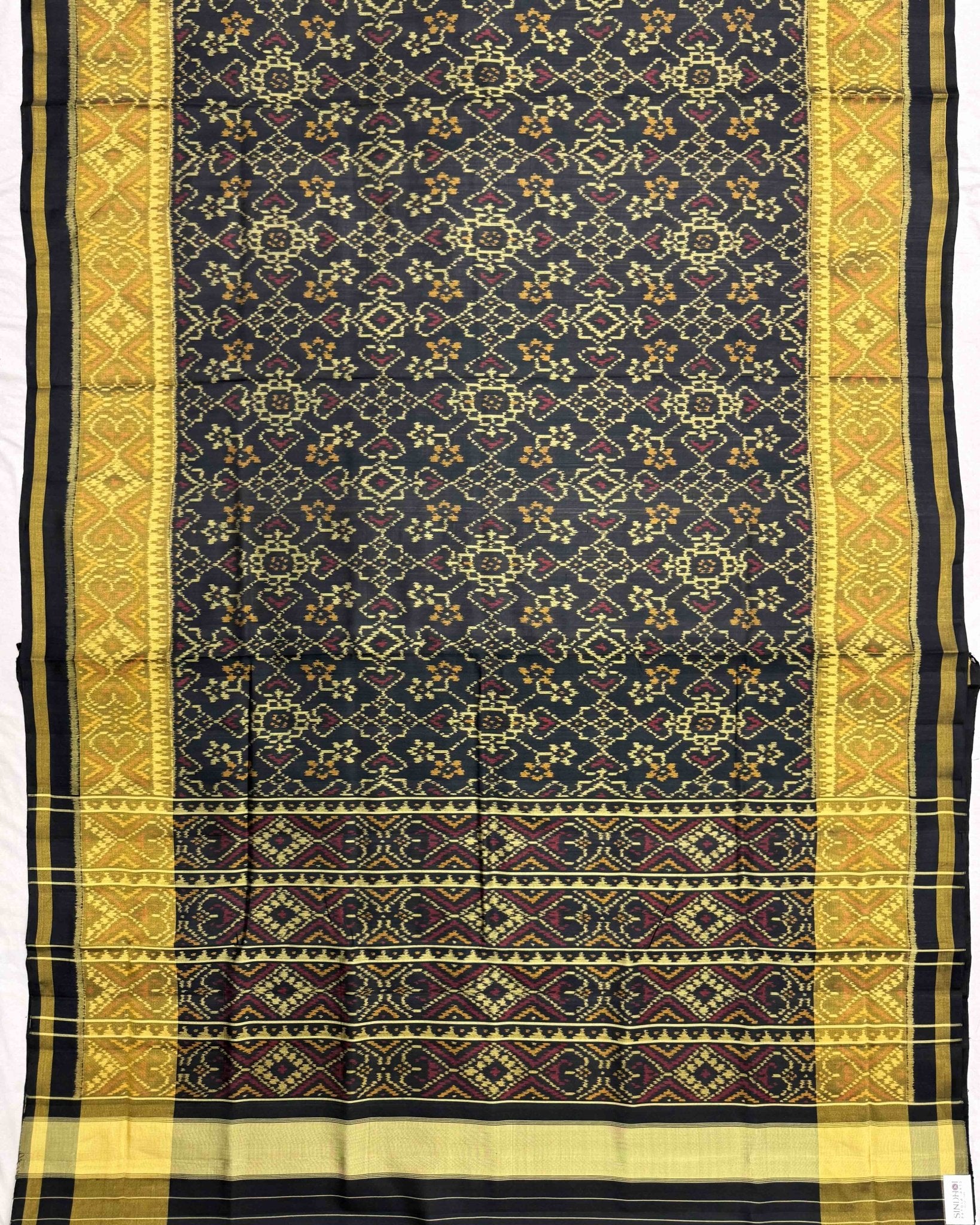 Black Manekchowk Navratan Patola Saree - SindhoiPatolaArt