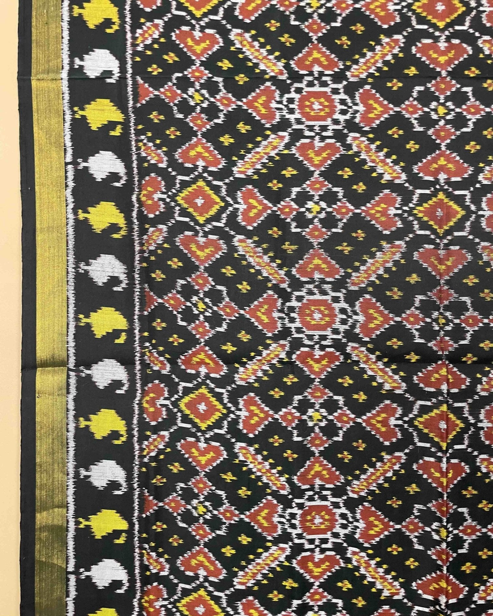 Black Manekchowk Patola Dupatta - SindhoiPatolaArt