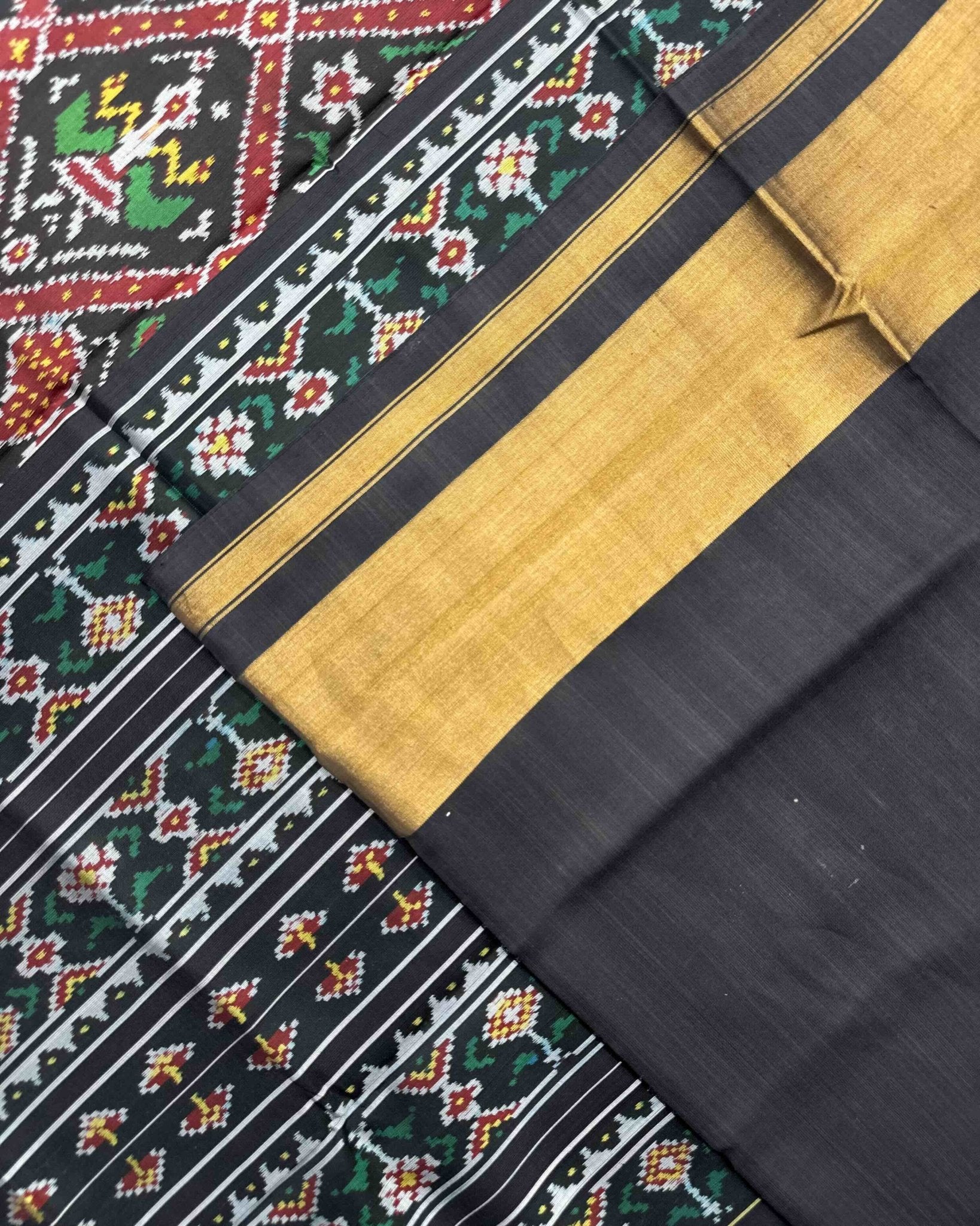 Black Narikunj Patola Saree - SindhoiPatolaArt