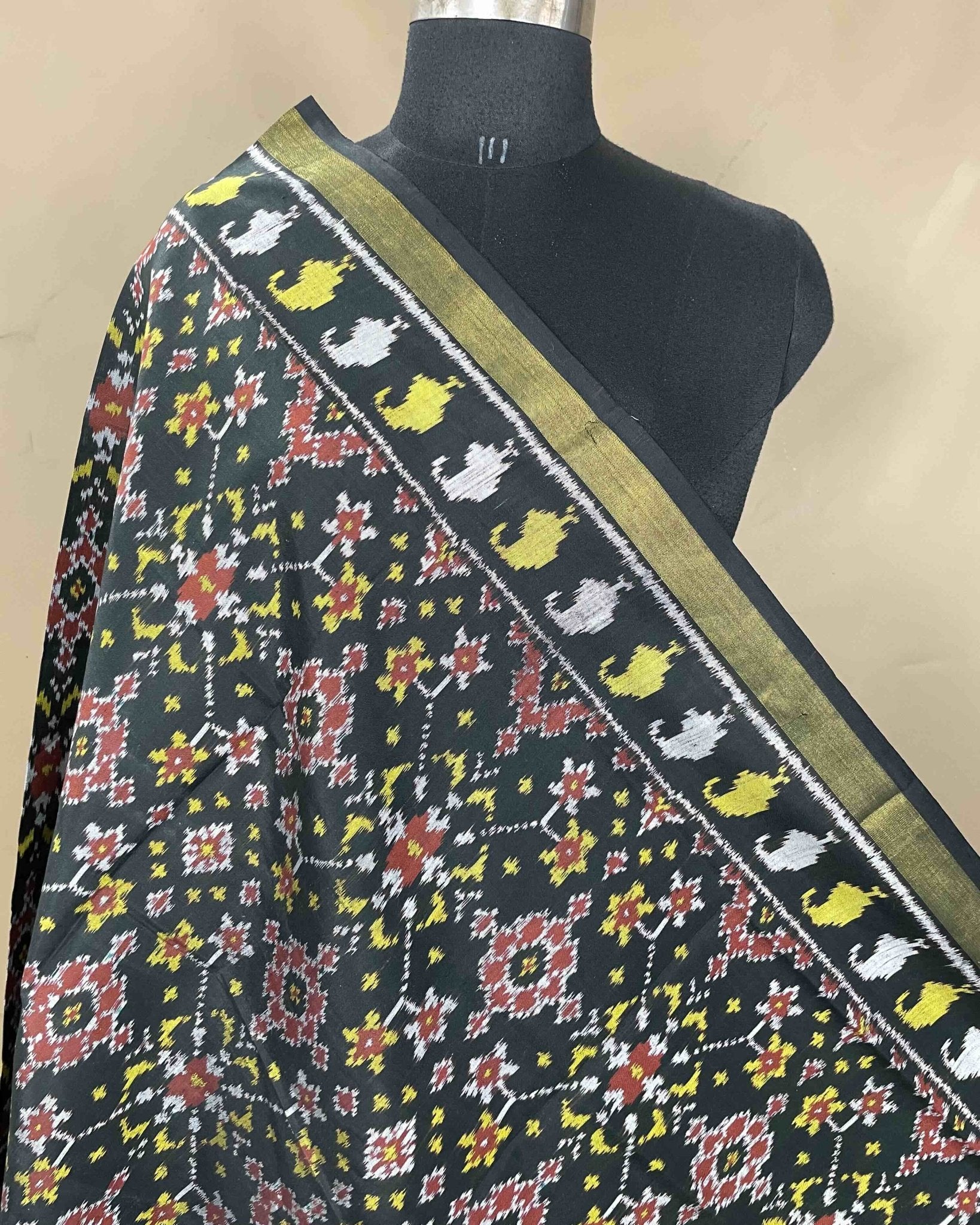 Black Navratan Patola Dupatta - SindhoiPatolaArt