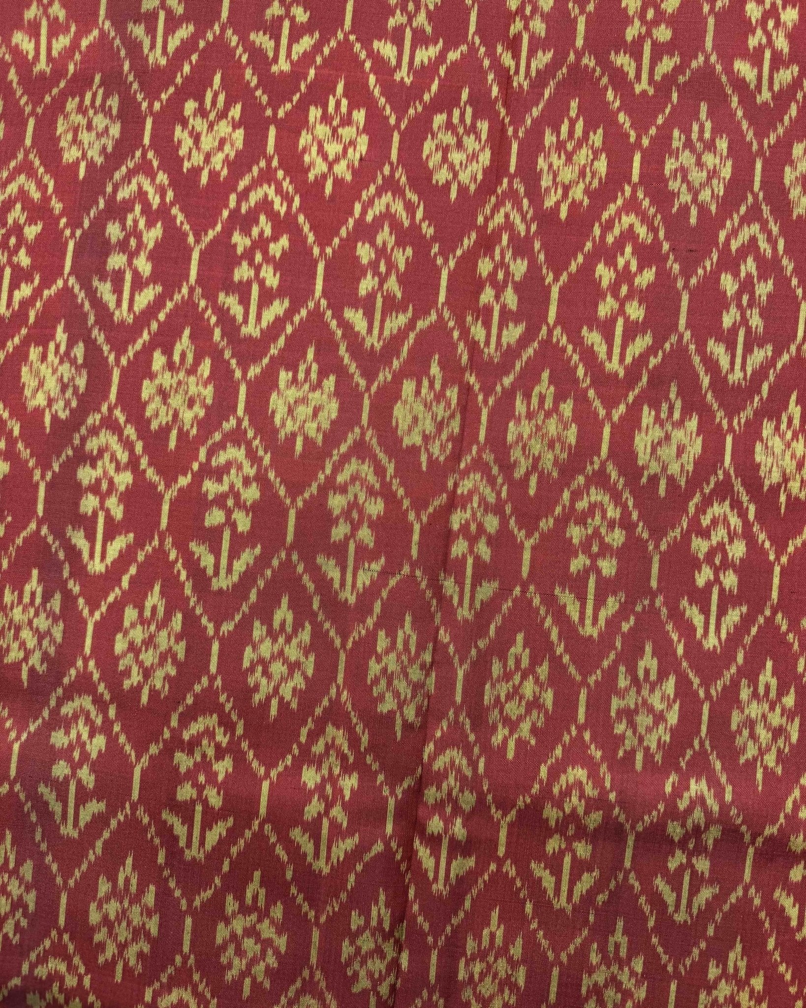 Black & Red Daram Bhatt Patola Saree - SindhoiPatolaArt