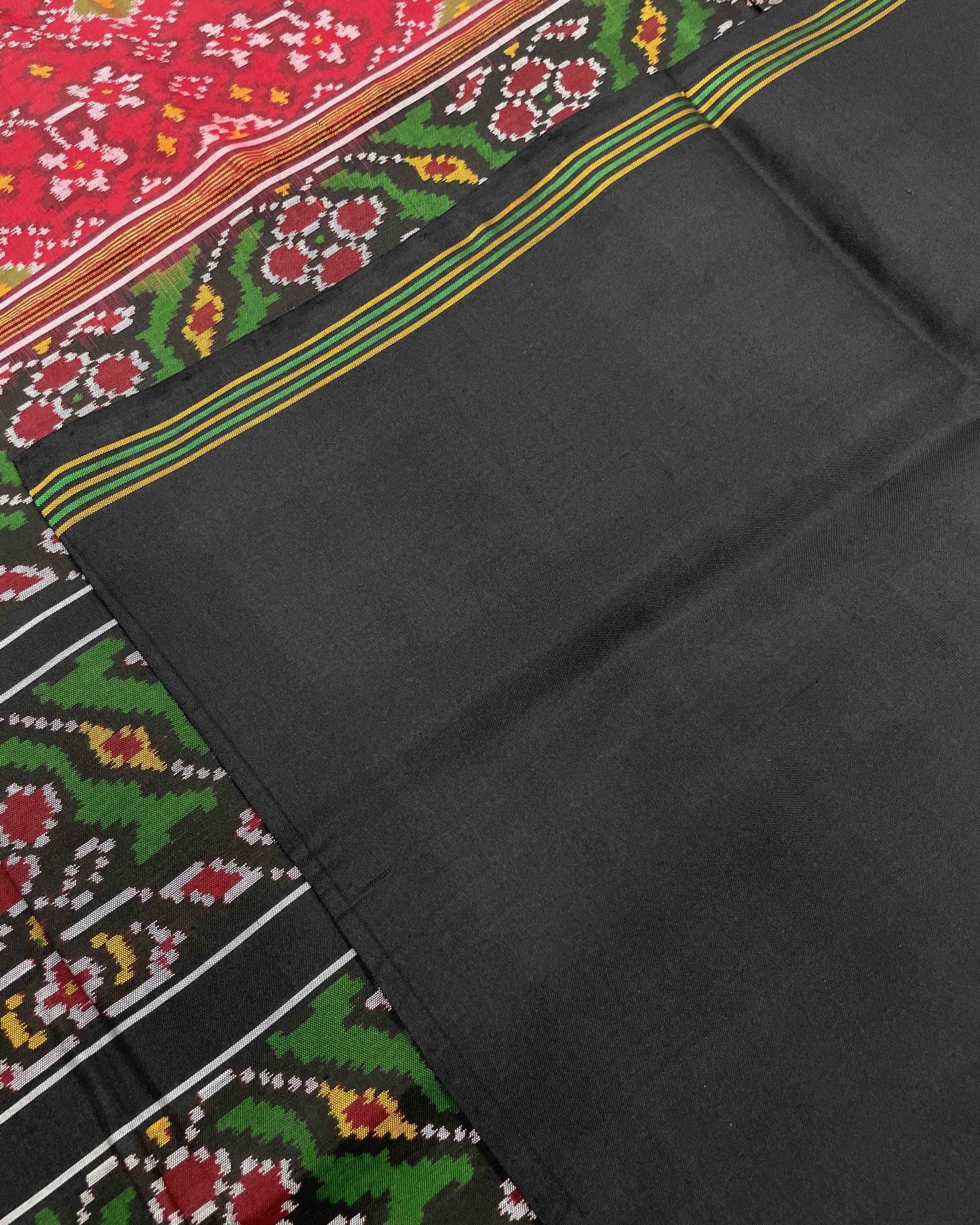 Black & Red Navratan Designer Patola Saree - SindhoiPatolaArt