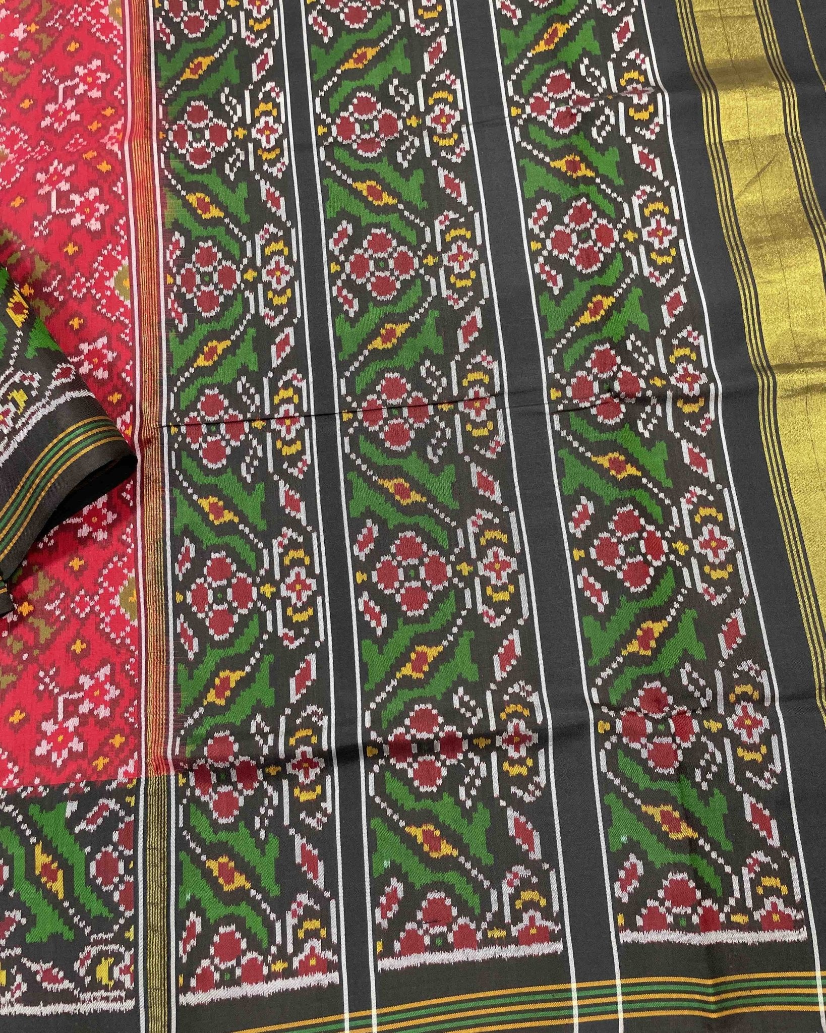 Black & Red Navratan Designer Patola Saree - SindhoiPatolaArt