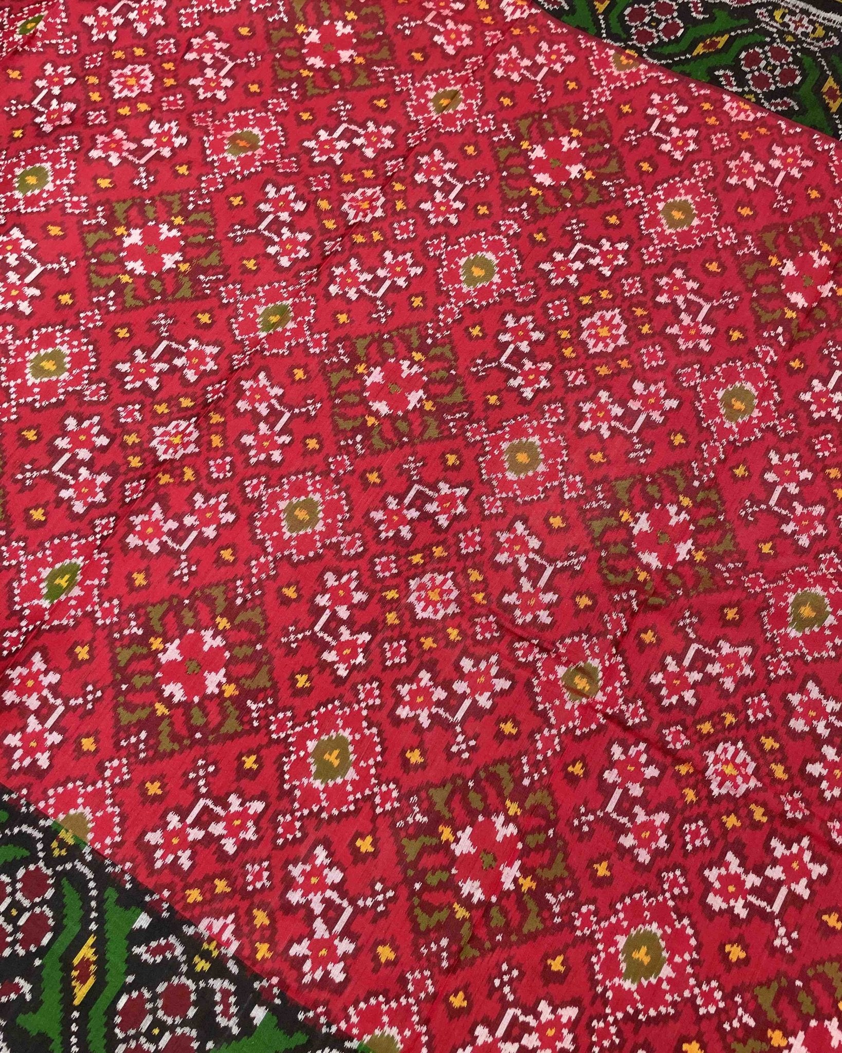 Black & Red Navratan Designer Patola Saree - SindhoiPatolaArt