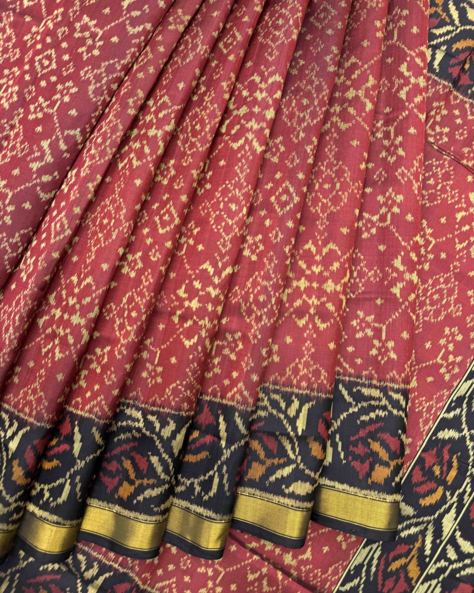 Black & Red Navratan Patola Saree - SindhoiPatolaArt