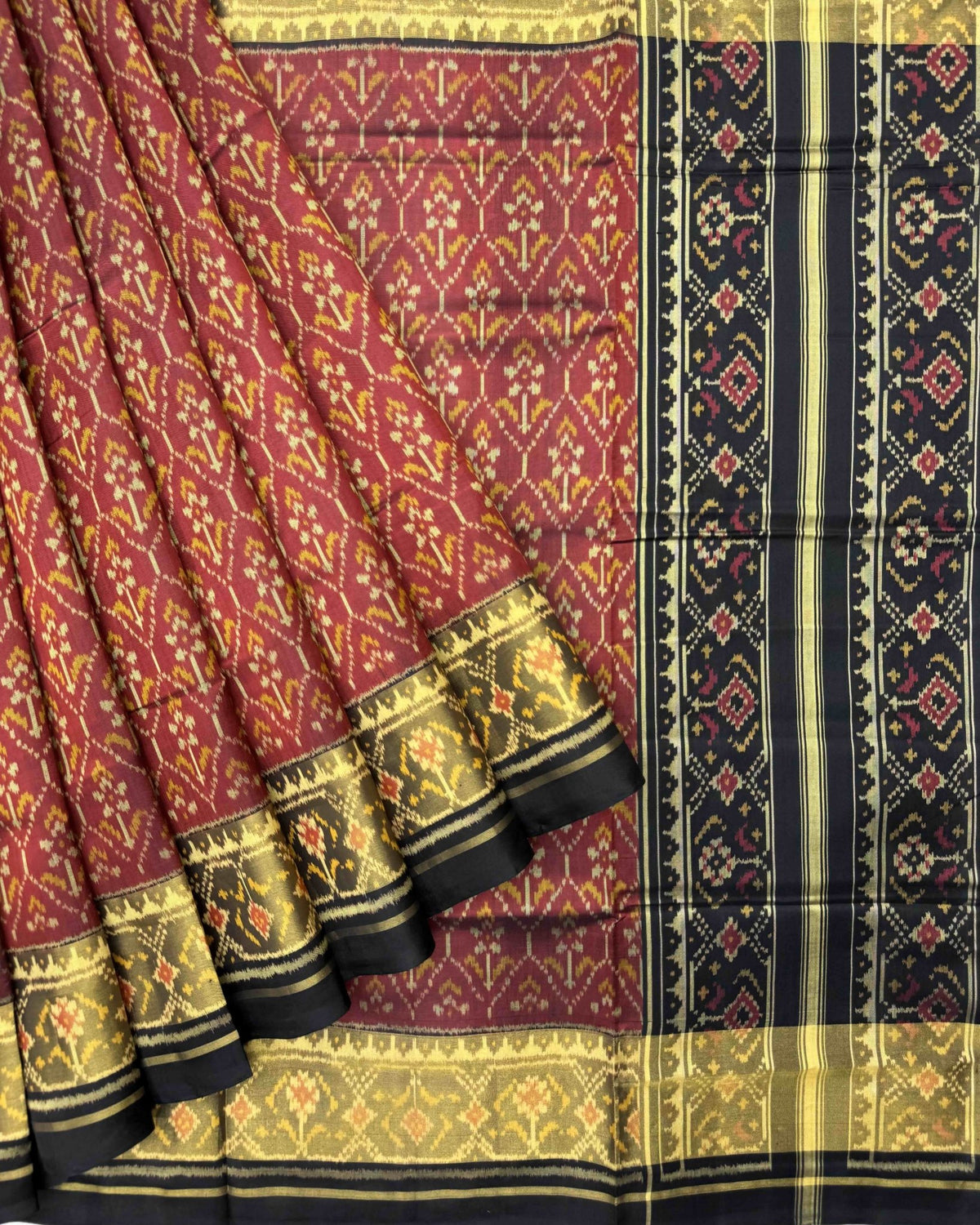 Black & Rust Red Flower Patola Saree - SindhoiPatolaArt