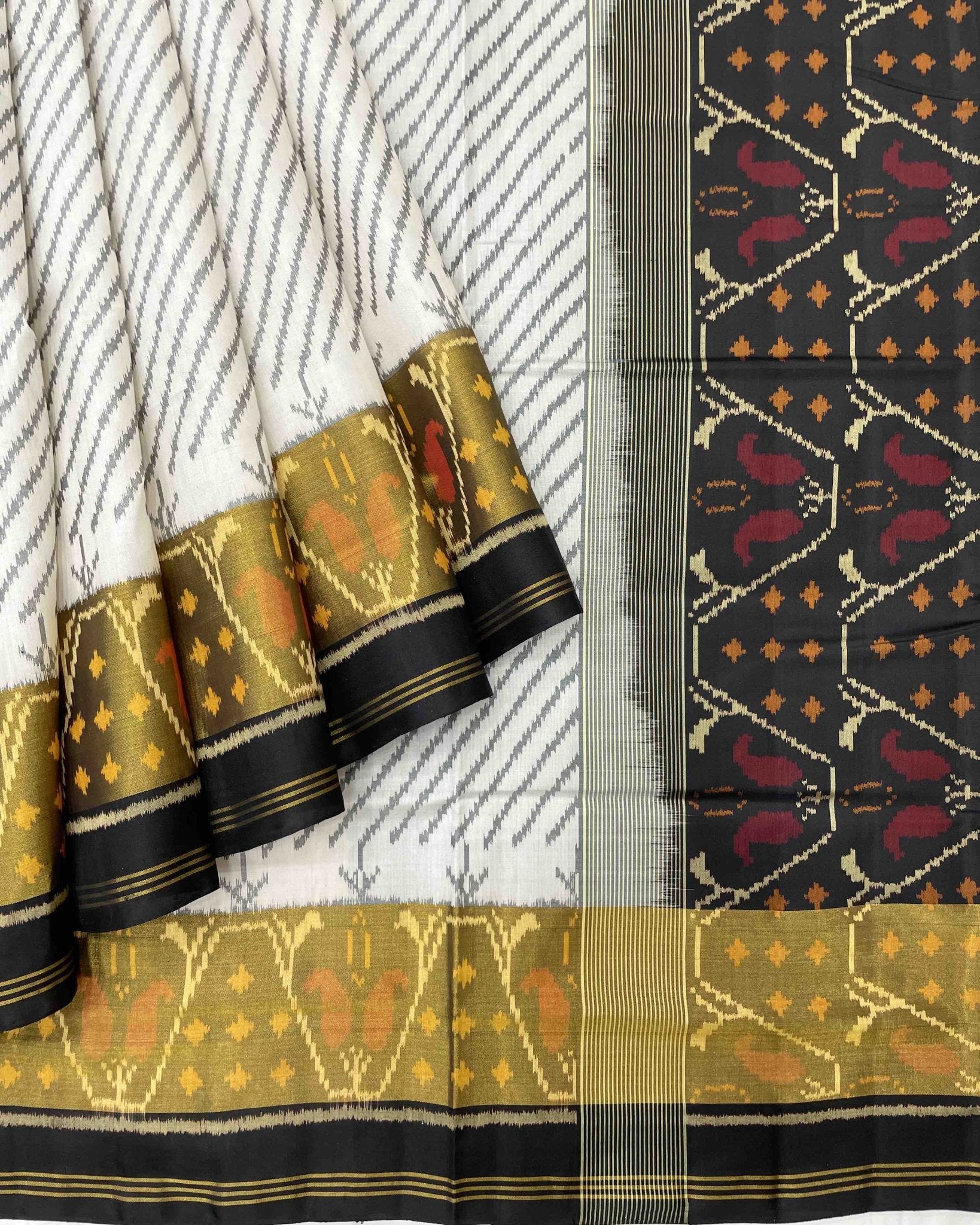 Black & White Lining Patola Saree - SindhoiPatolaArt