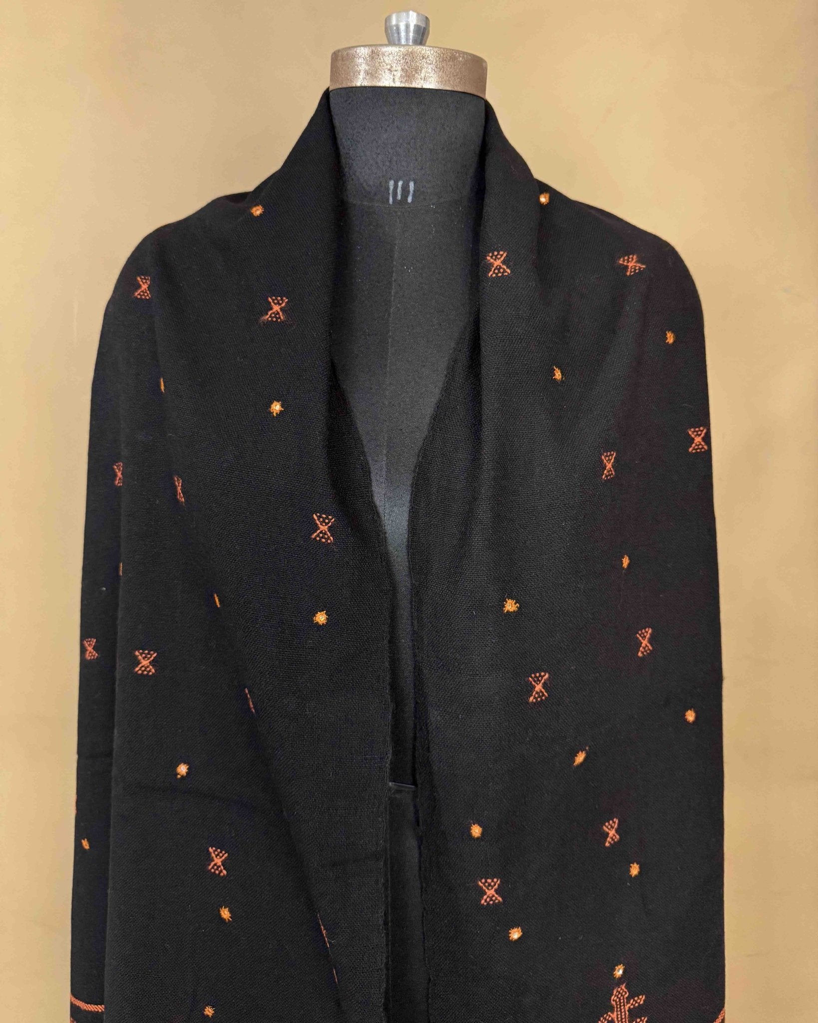 Black with Orange Pallu Zad Butti Mirror Kutchi Woolen Shawl - SindhoiPatolaArt