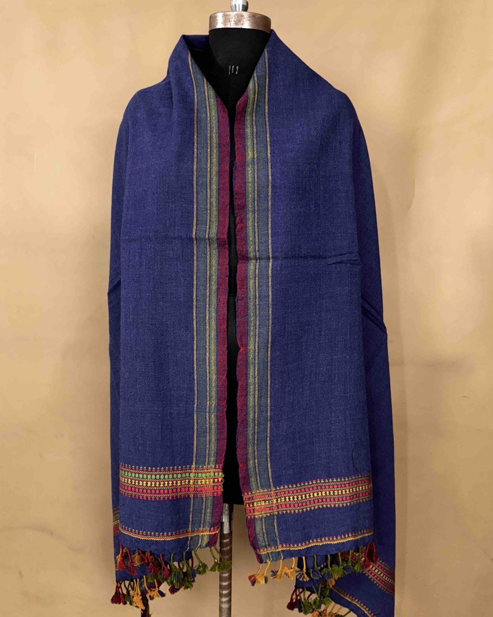 Blue Border Patti Marino Kutchi Woolen Shawl - SindhoiPatolaArt