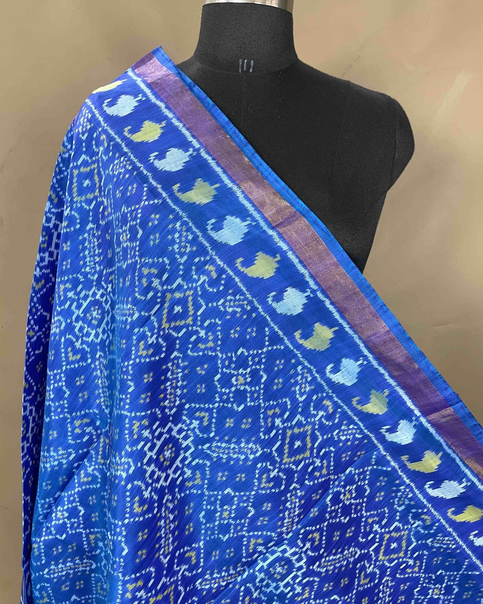 Blue Manekchowk Patola Dupatta - SindhoiPatolaArt