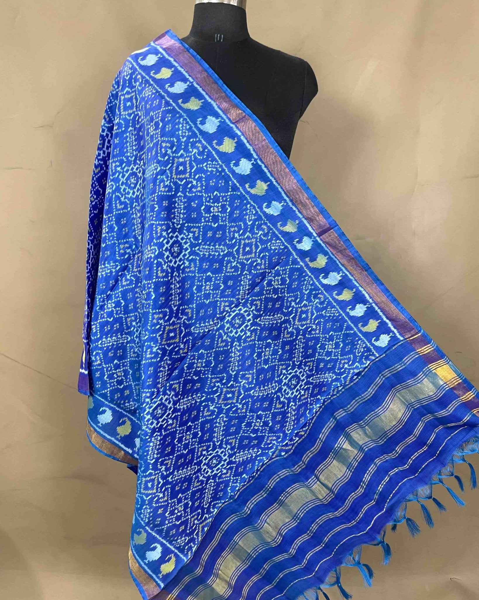 Blue Manekchowk Patola Dupatta - SindhoiPatolaArt