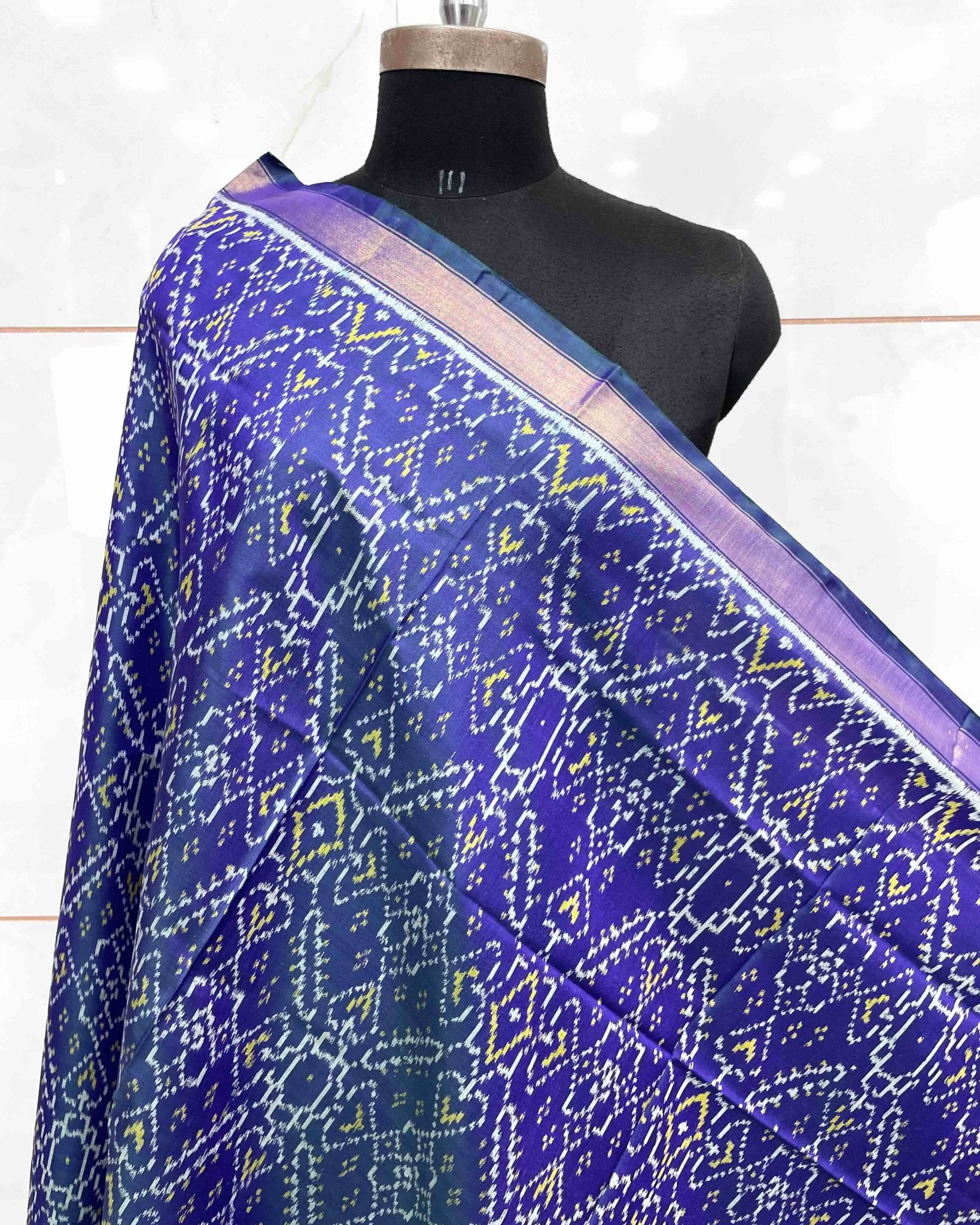 Blue Manekchowk Patola Dupatta - SindhoiPatolaArt