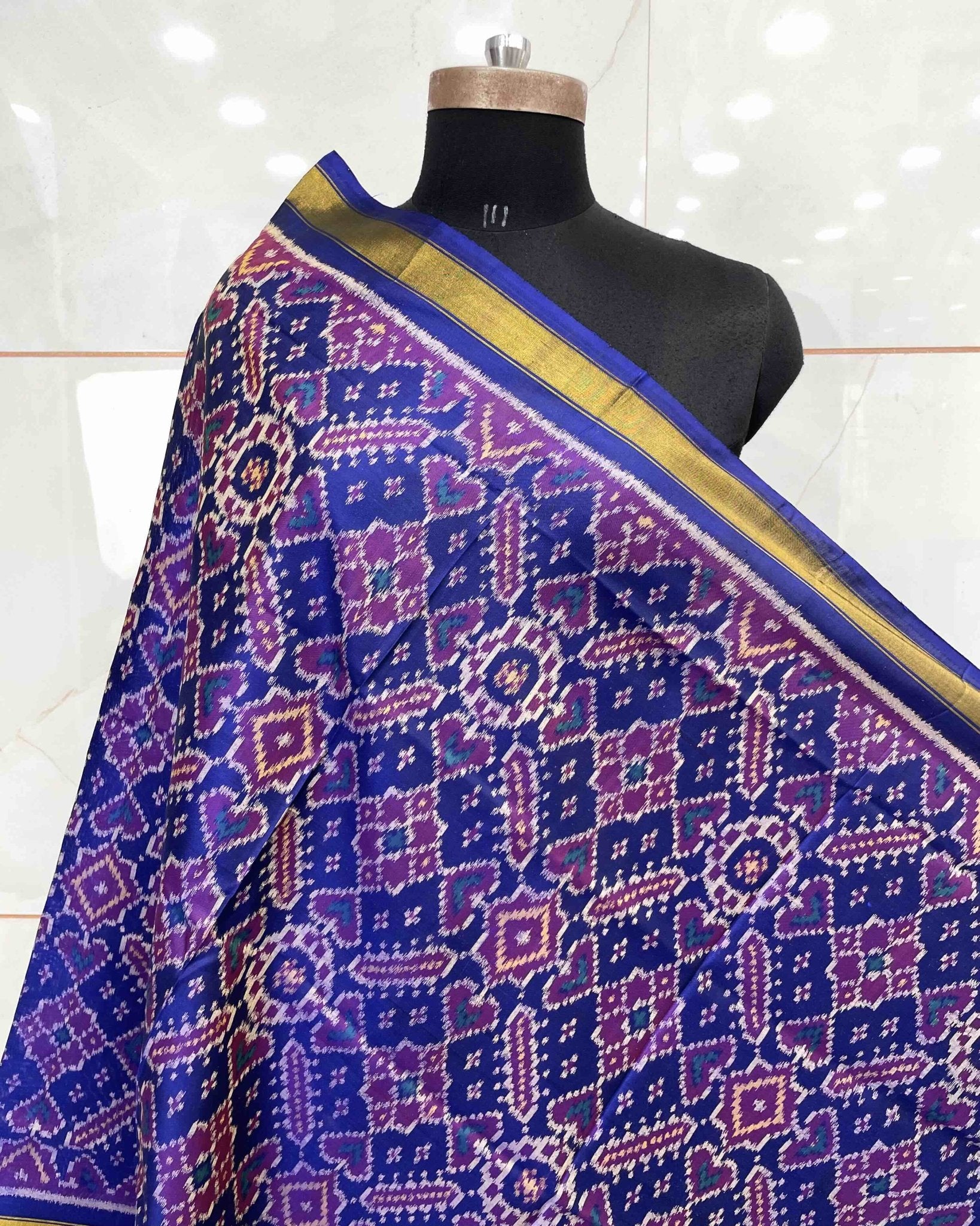 Blue Manekchowk Patola Dupatta - SindhoiPatolaArt