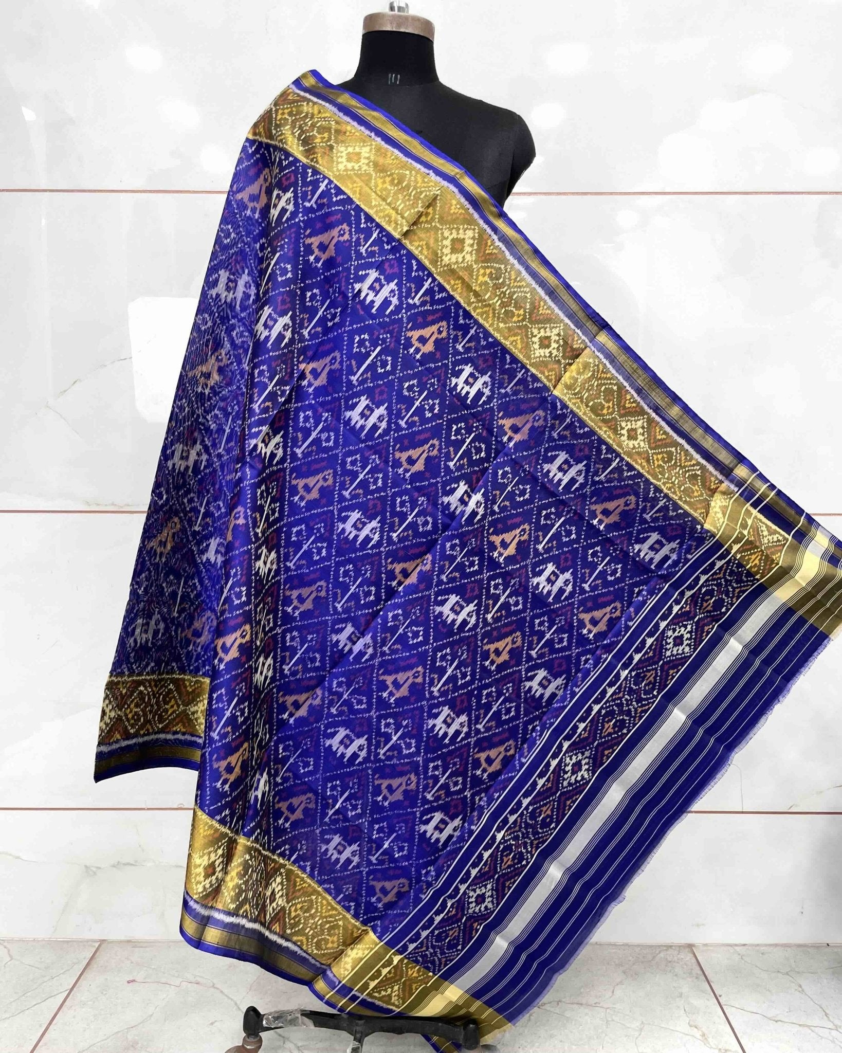 Blue Narikunj Patola Dupatta - SindhoiPatolaArt