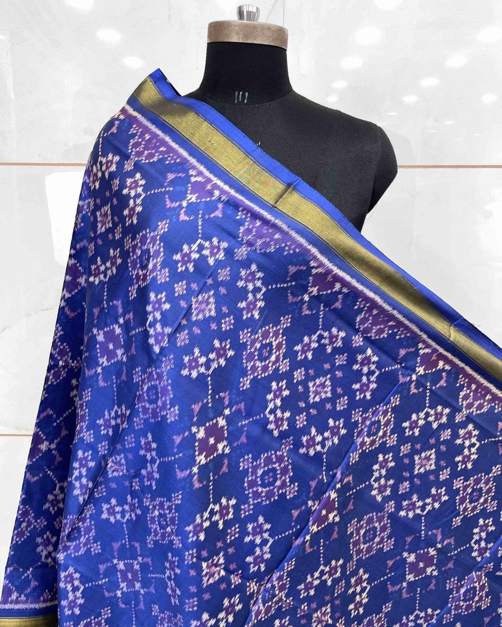 Blue Navratan Patola Dupatta - SindhoiPatolaArt