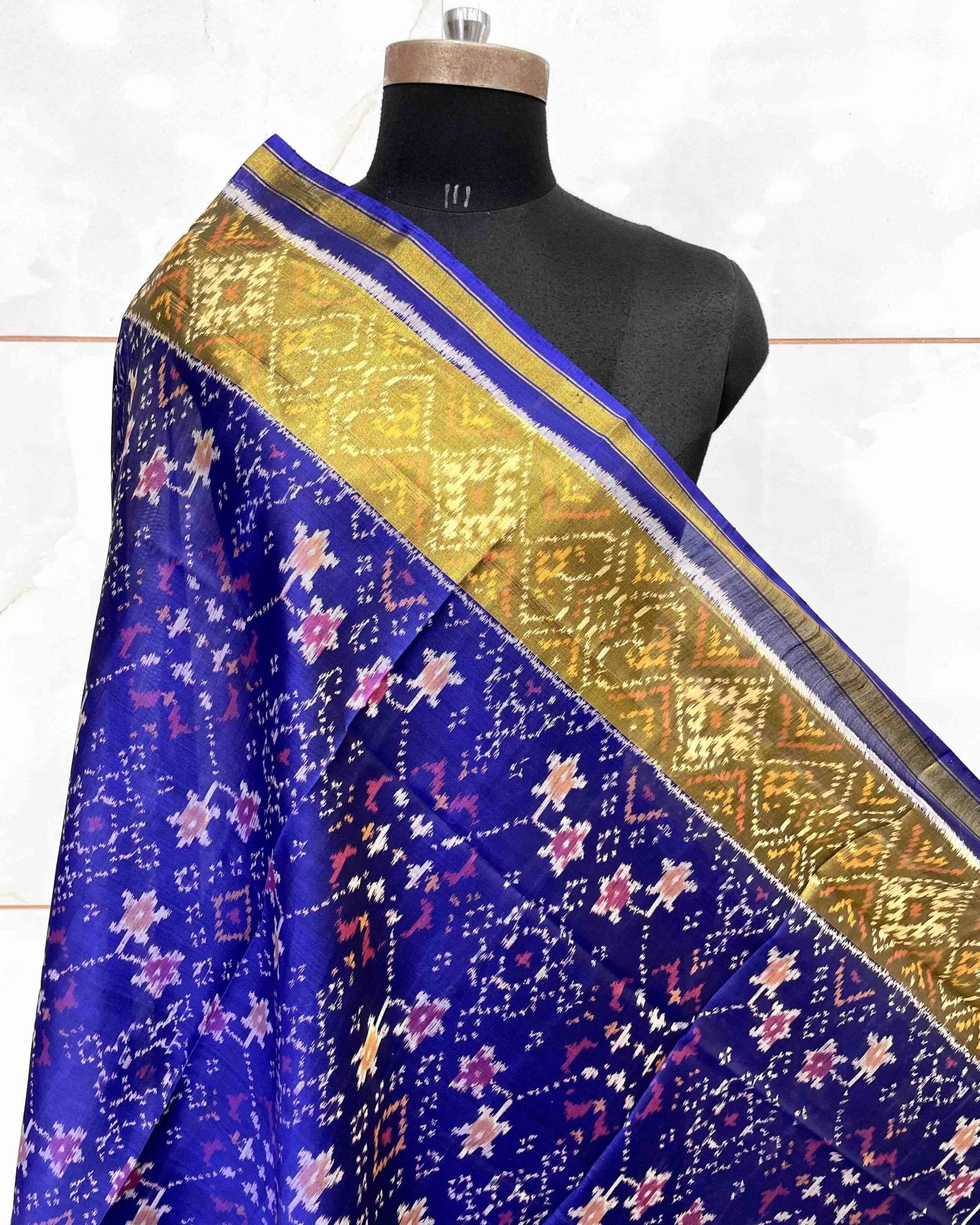 Blue Navratan Patola Dupatta - SindhoiPatolaArt