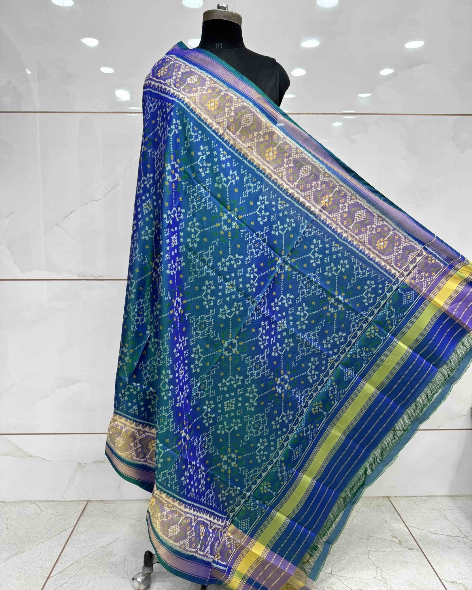 Blue Navratan Patola Dupatta - SindhoiPatolaArt