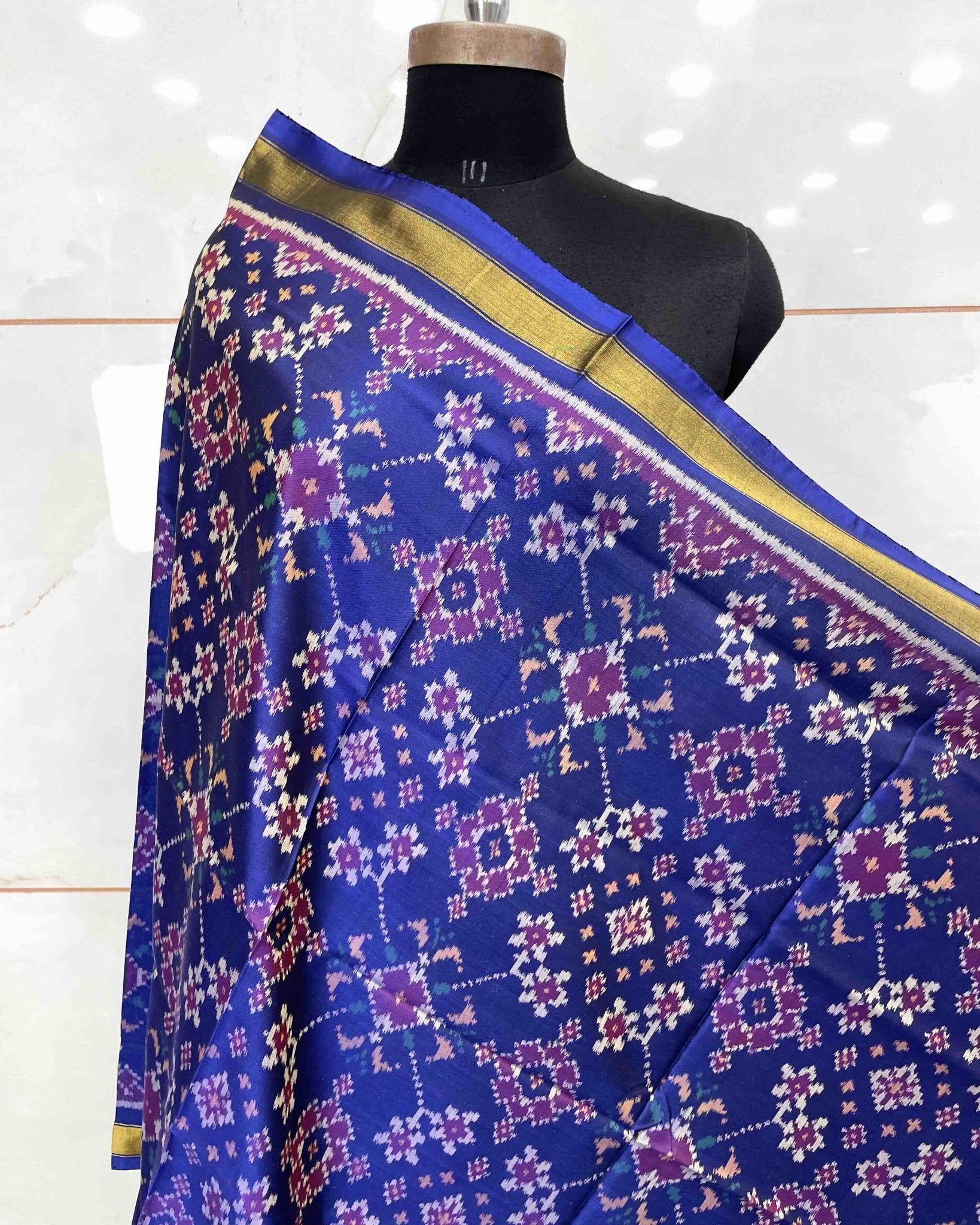 Blue Navratan Patola Dupatta - SindhoiPatolaArt