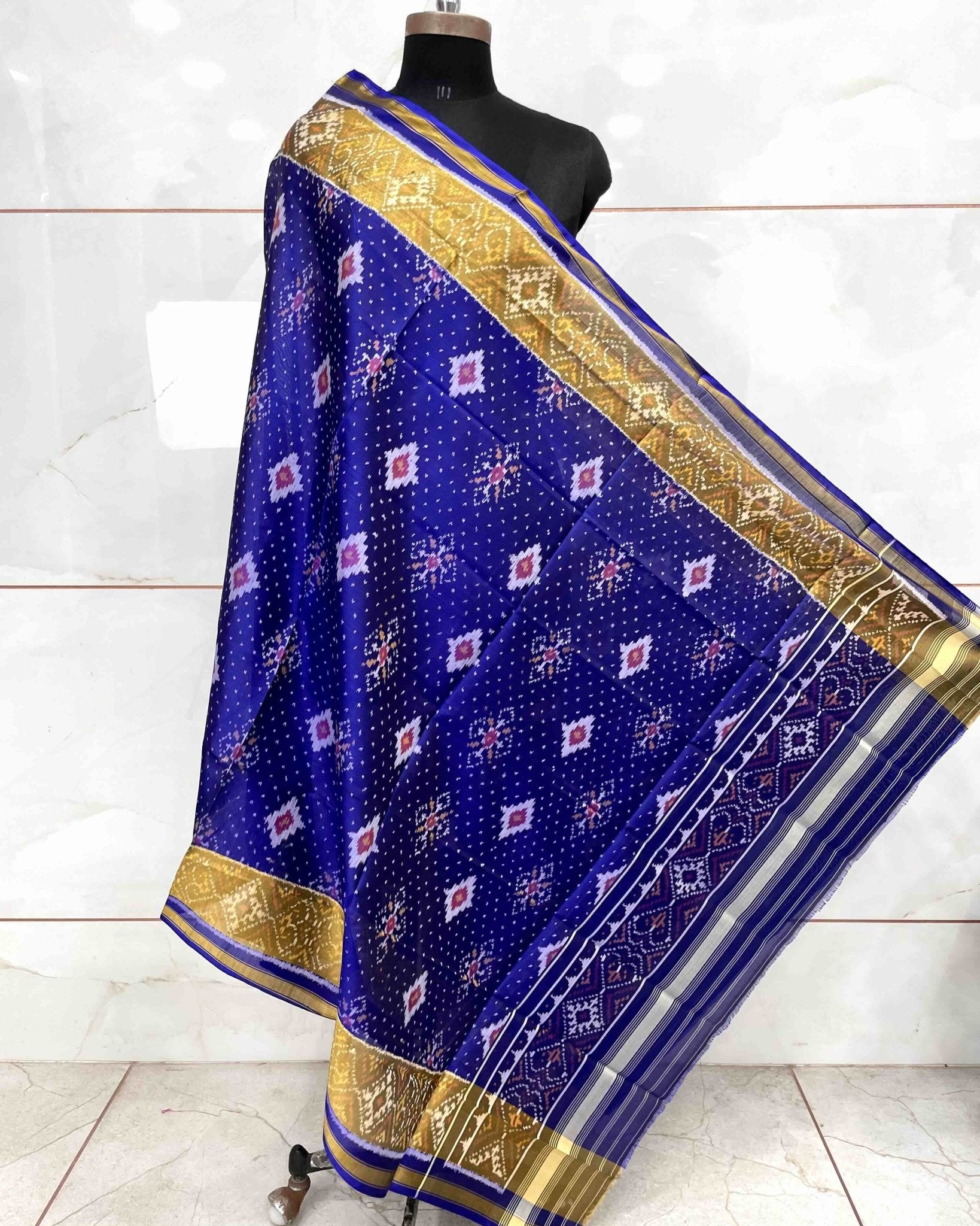 Blue Panchanda Doted Patola Dupatta - SindhoiPatolaArt