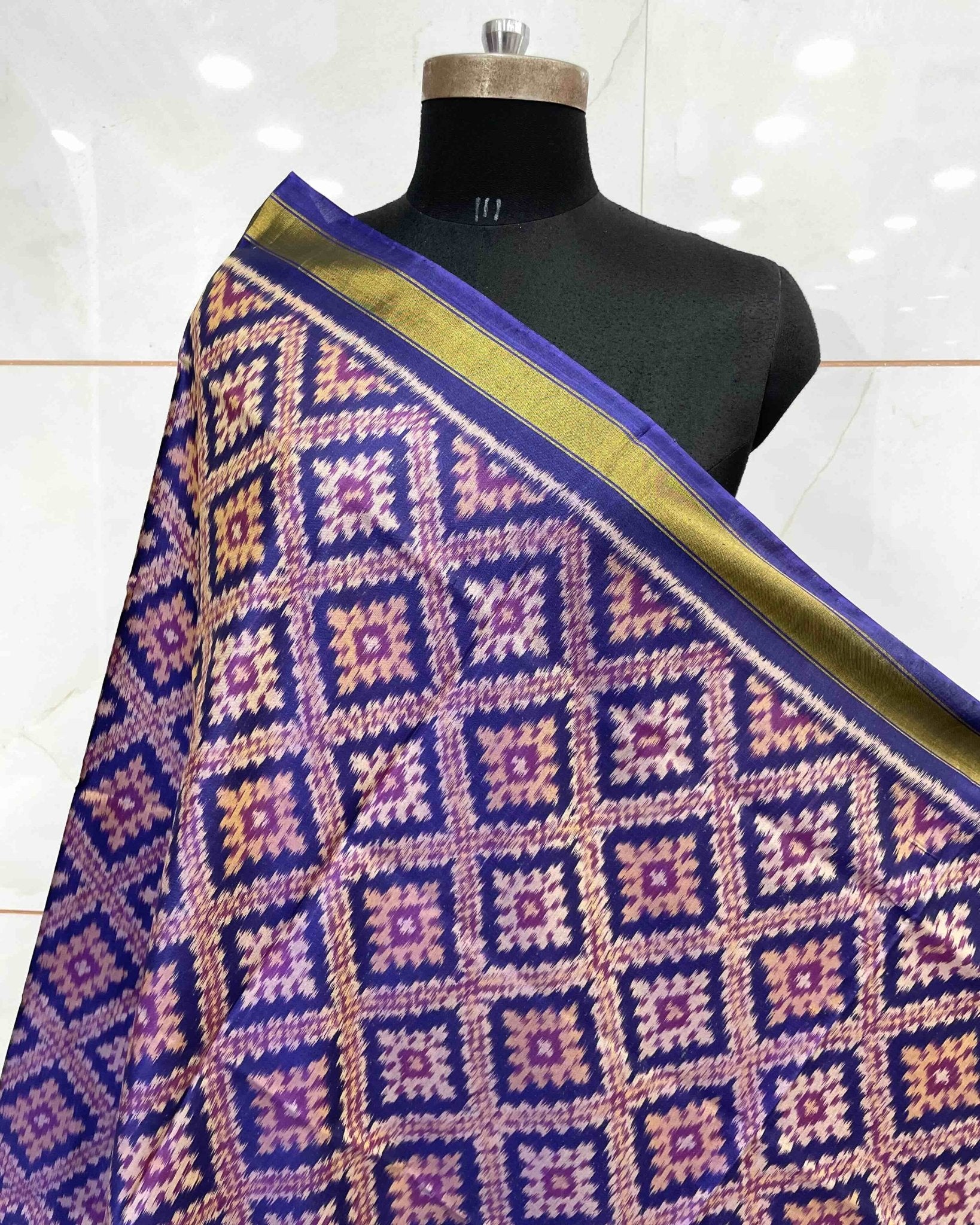 Blue Panchanda Patola Dupatta - SindhoiPatolaArt