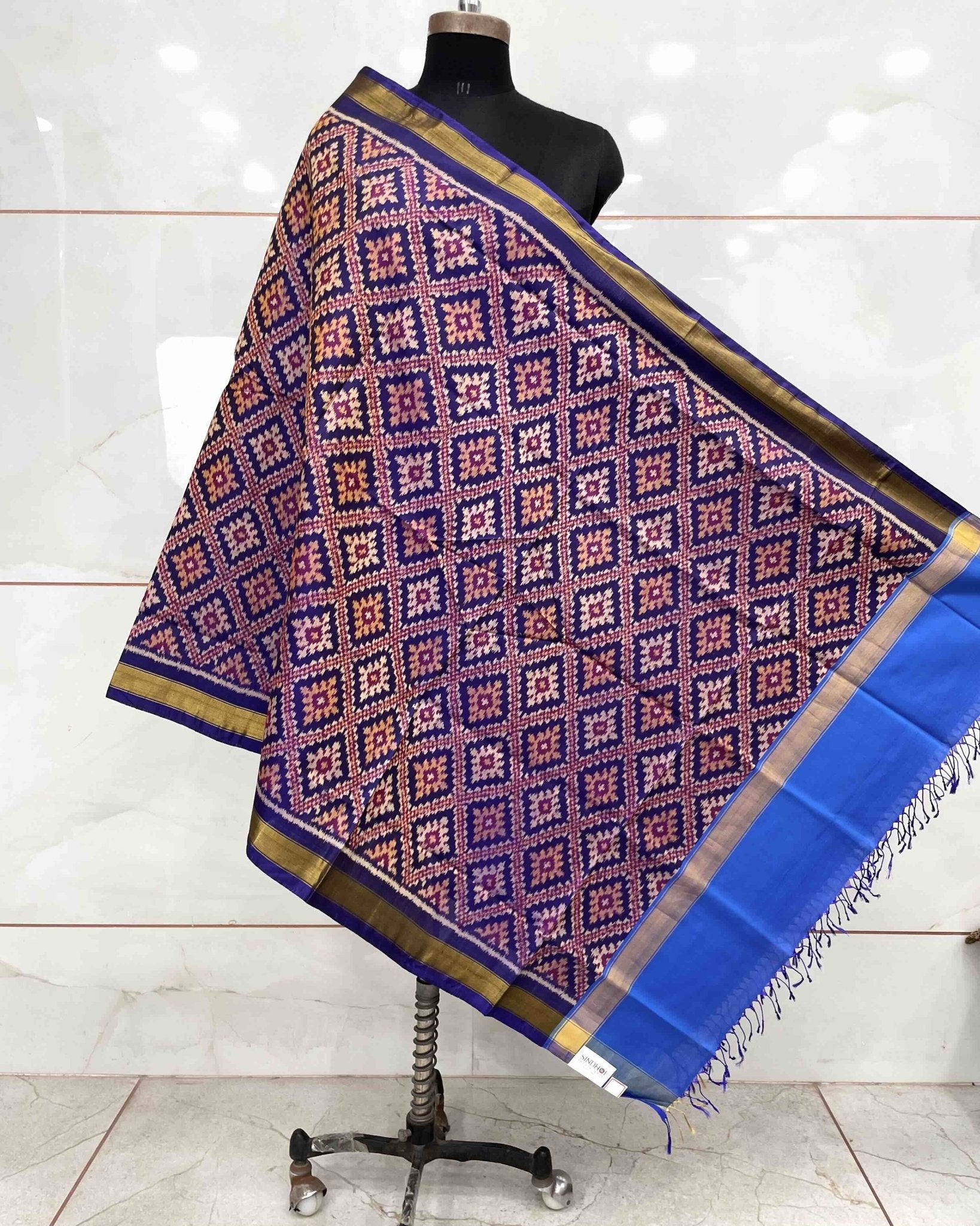 Blue Panchanda Patola Dupatta - SindhoiPatolaArt