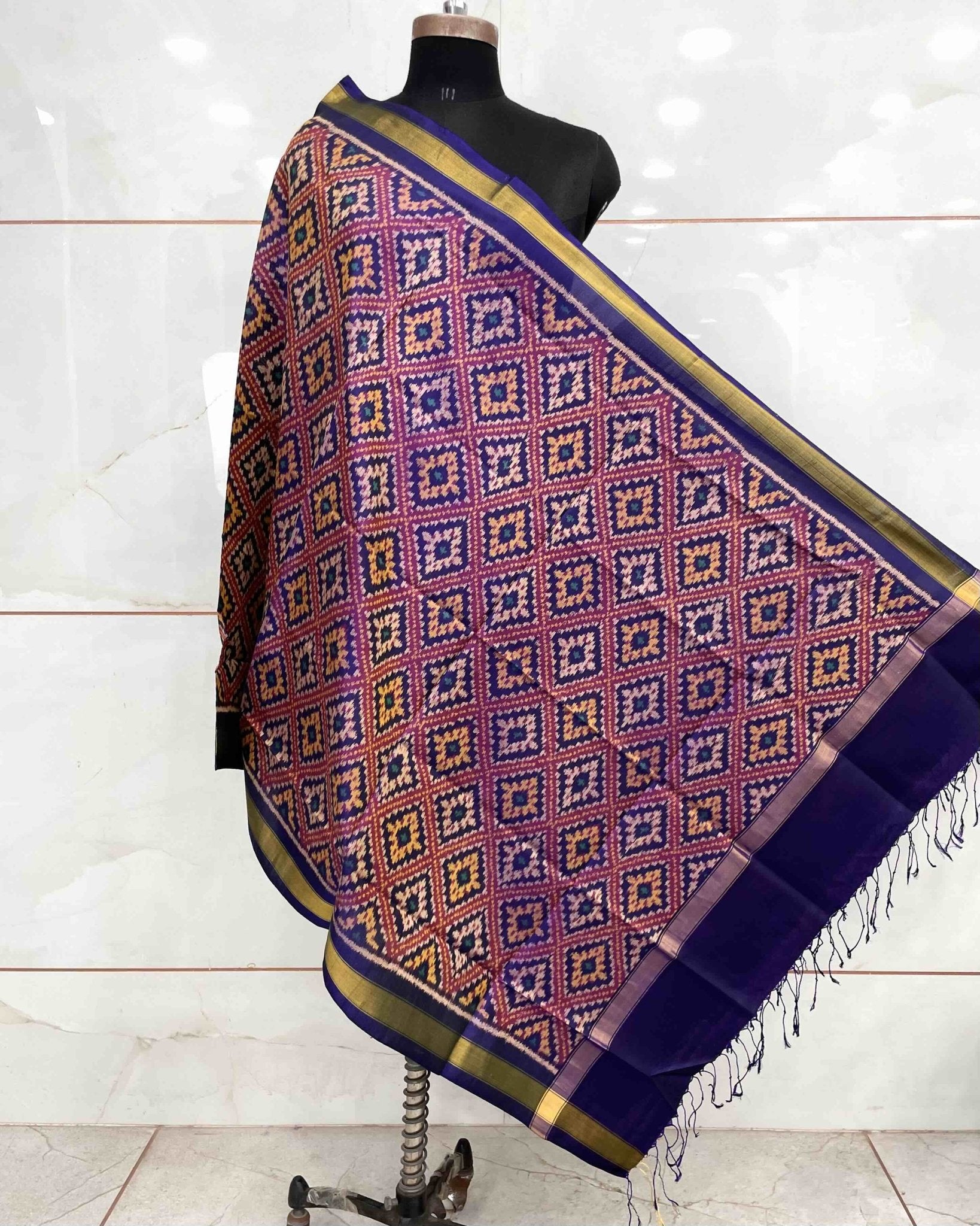 Blue & Purple Panchanda Patola Dupatta - SindhoiPatolaArt