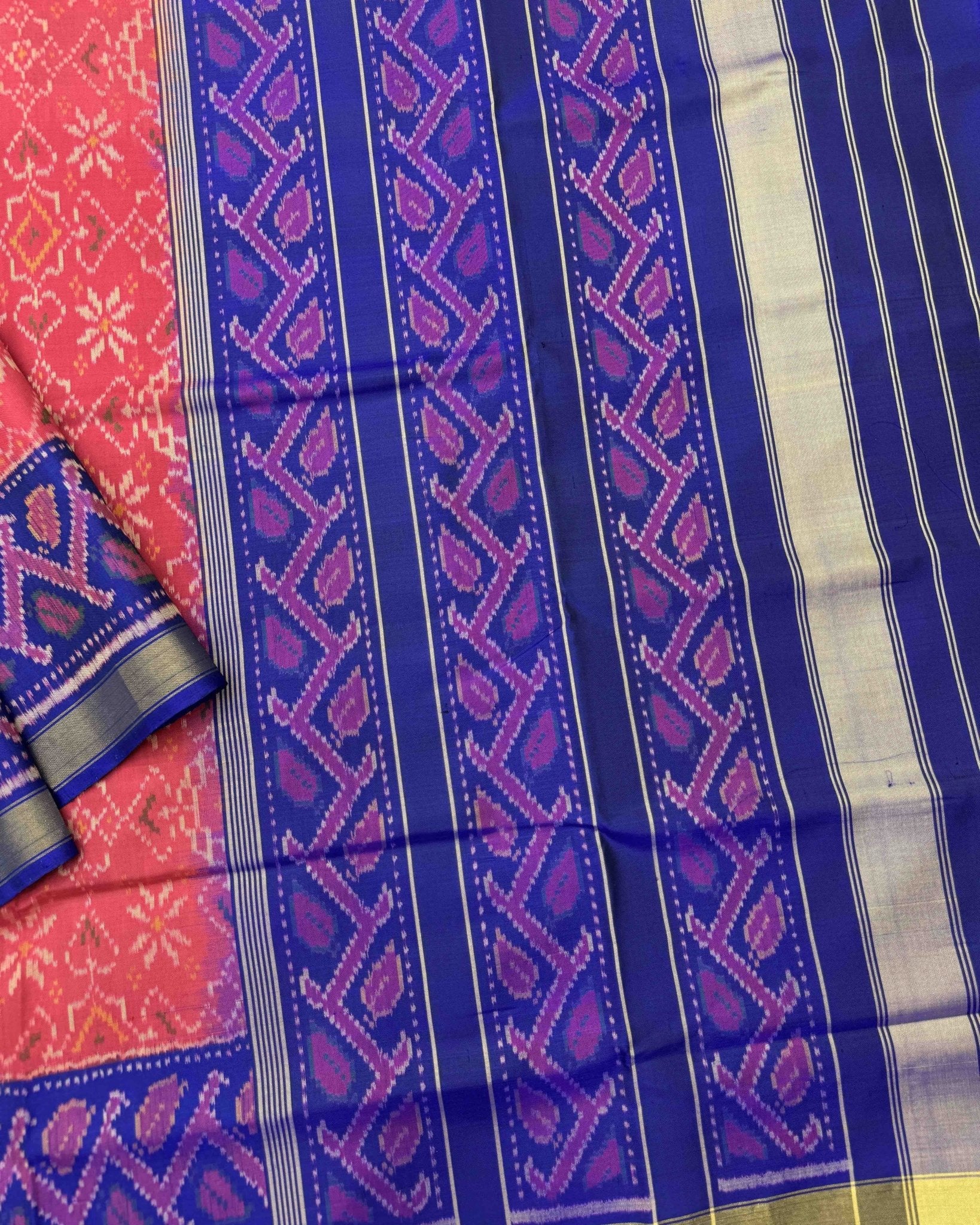 Blue & Red Navratan Manekchowk Mix Patola Saree - SindhoiPatolaArt