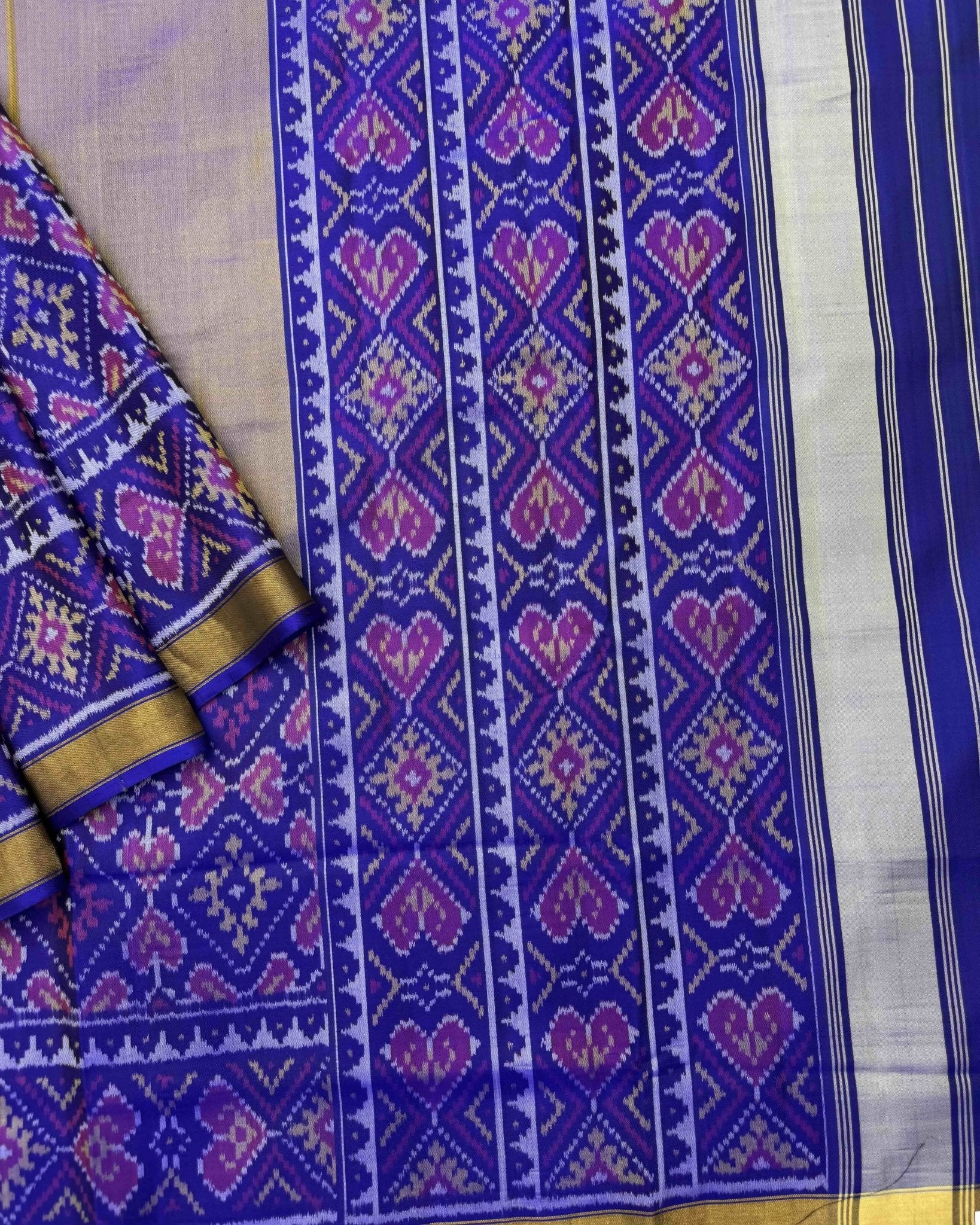 Blue & Sand Plain with Manekchowk Scut Border Patola Saree - SindhoiPatolaArt