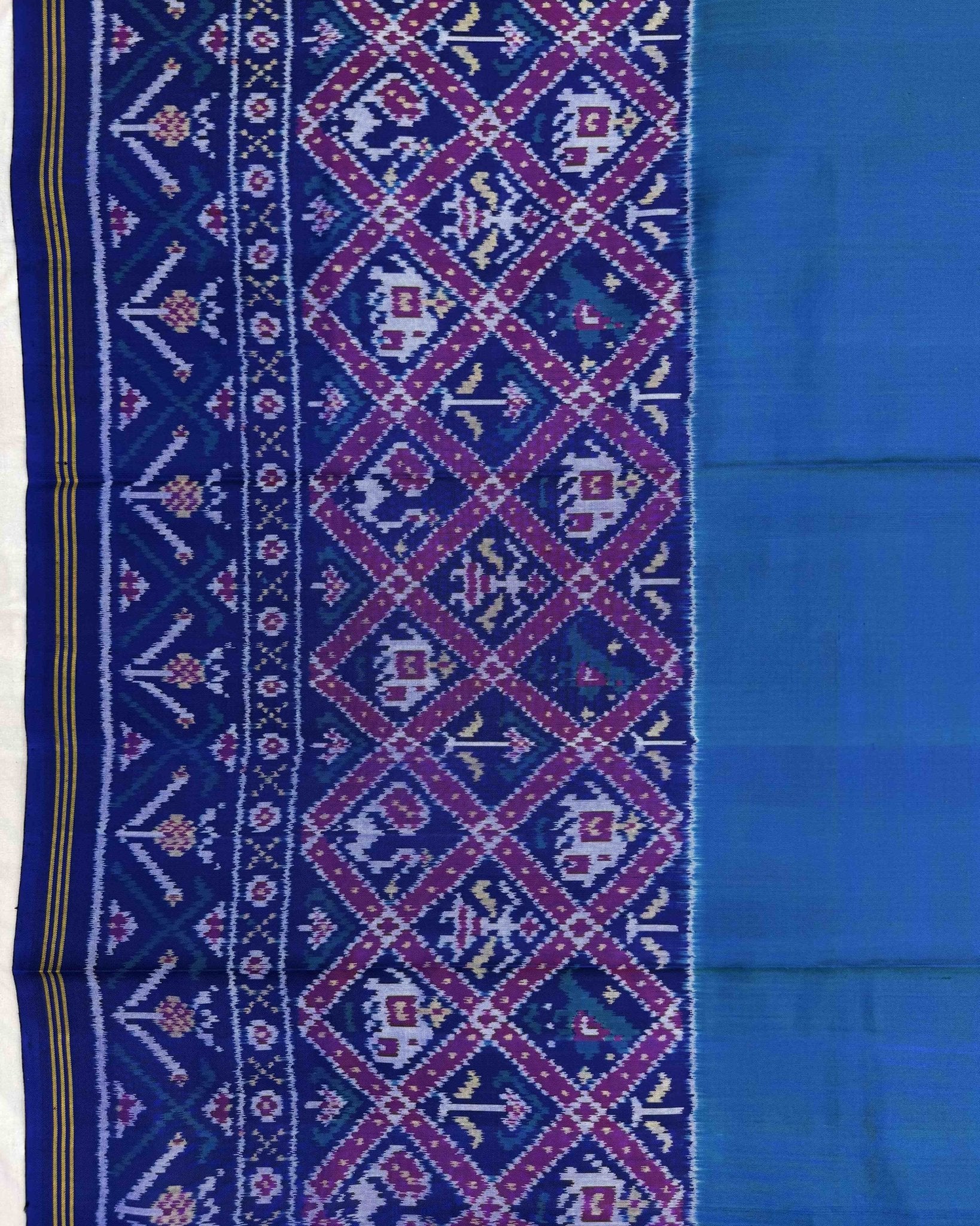 Blue & Turquoise Plain with Narikunj Scut Border Semi Double Ikat Patola Saree - SindhoiPatolaArt