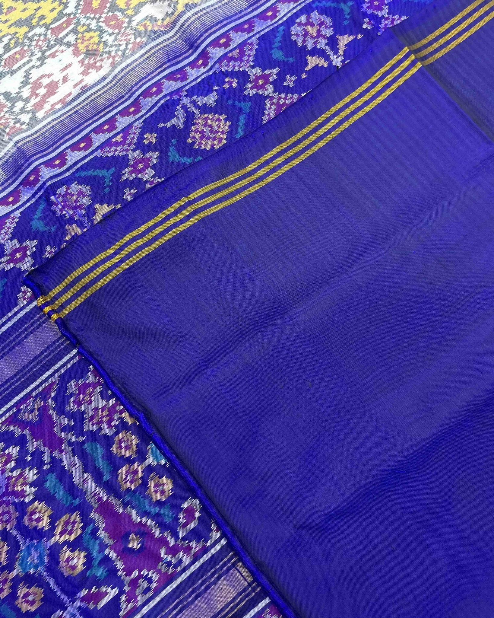 Blue & White Narikunj Patola Saree - SindhoiPatolaArt