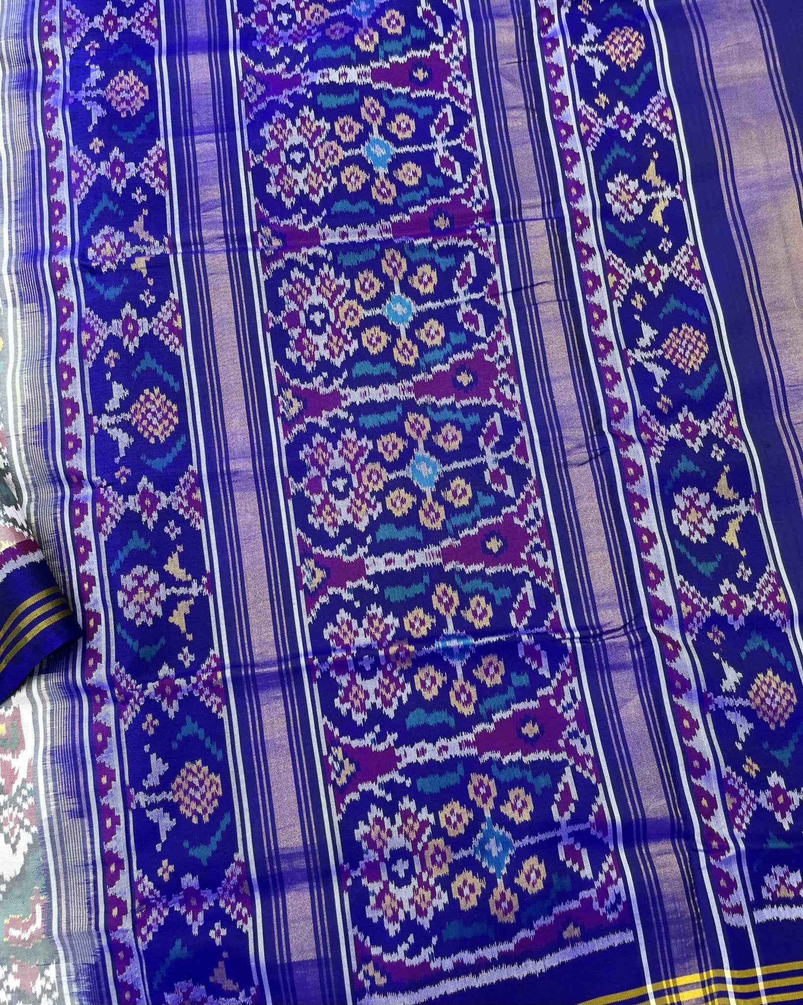 Blue & White Narikunj Patola Saree - SindhoiPatolaArt
