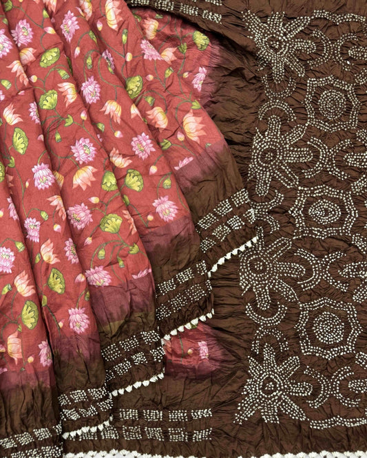 Brown & Redish Brown Orange Flower Pichhwai Bandhani Saree - SindhoiPatolaArt