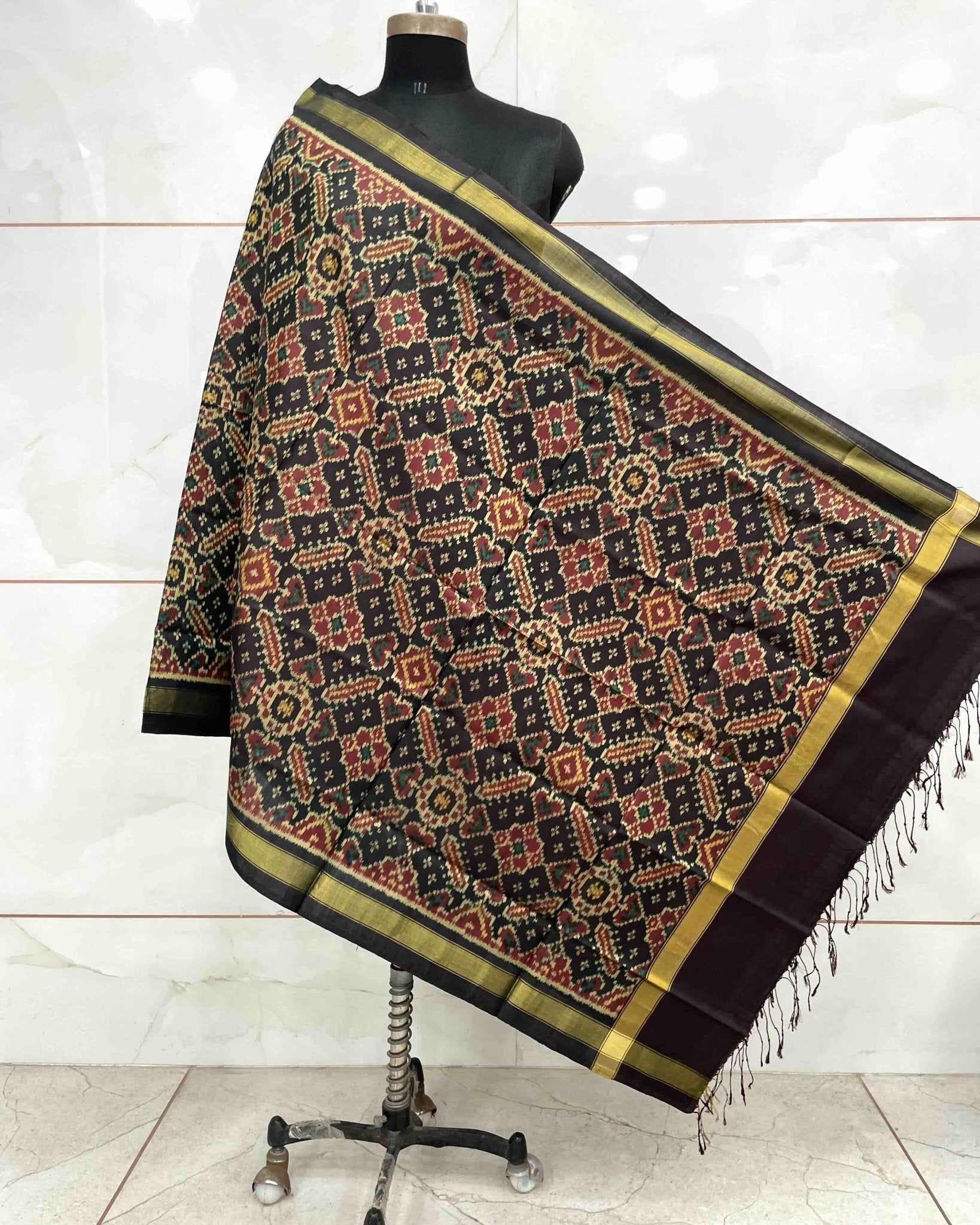 Coffee Brown Manekchowk Patola Dupatta - SindhoiPatolaArt