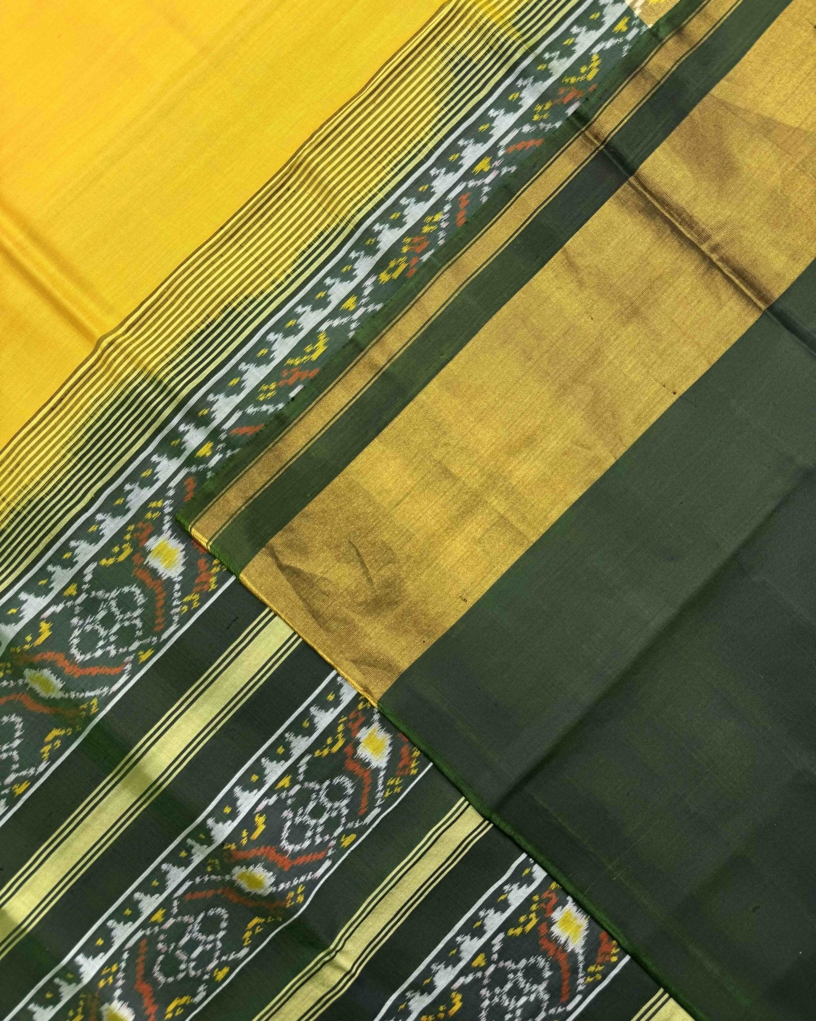 Dark Green & Lemon Yellow Plain Patola Saree - SindhoiPatolaArt