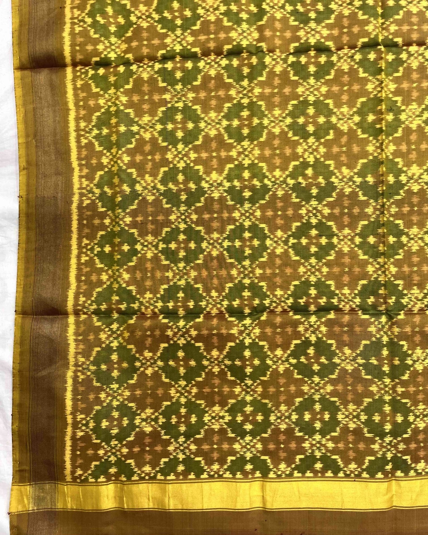 Golden Buttonful Design Patola Dupatta - SindhoiPatolaArt