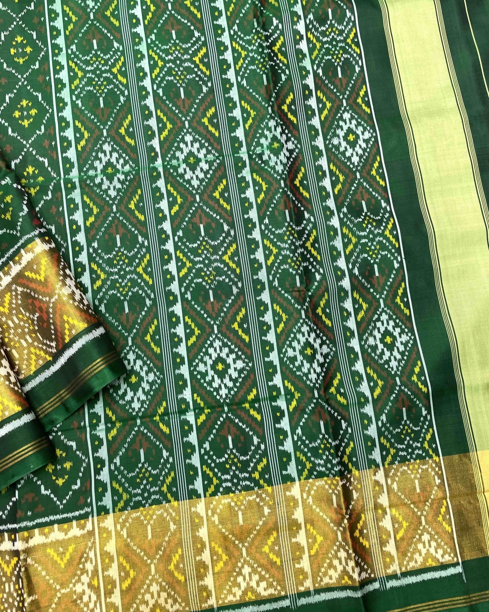 Green Buttonful Patola Saree - SindhoiPatolaArt